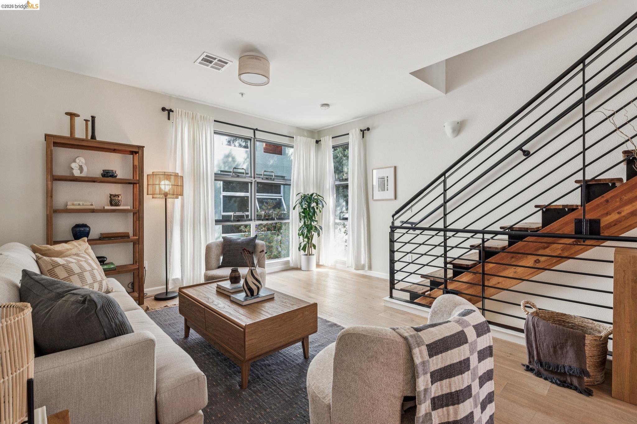 Photo #2: 41129301 Listing: Photo #2