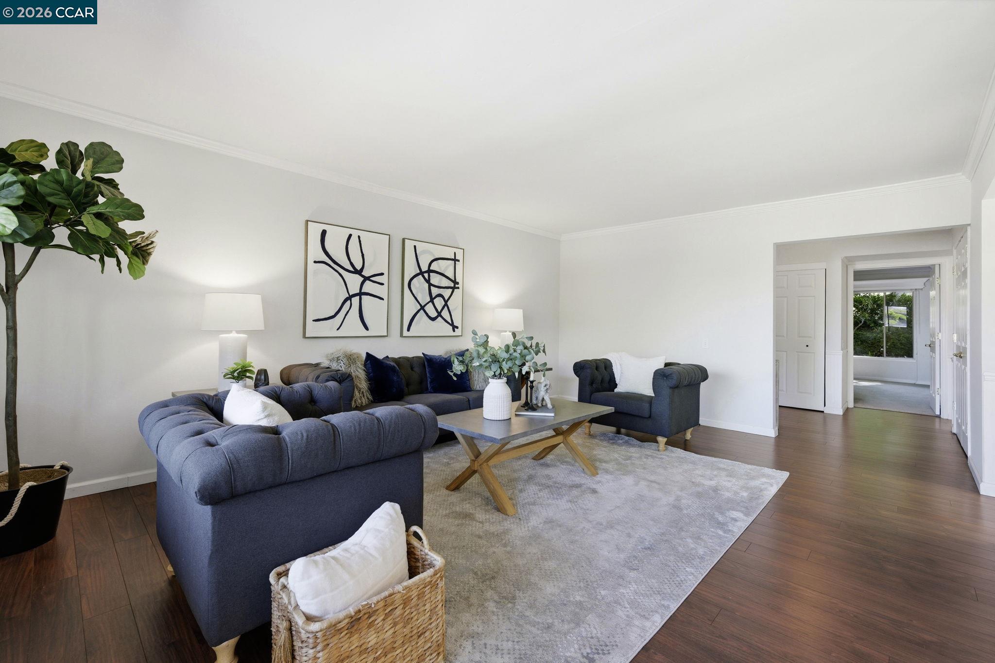 Photo #4: 41129302 Listing: Photo #4