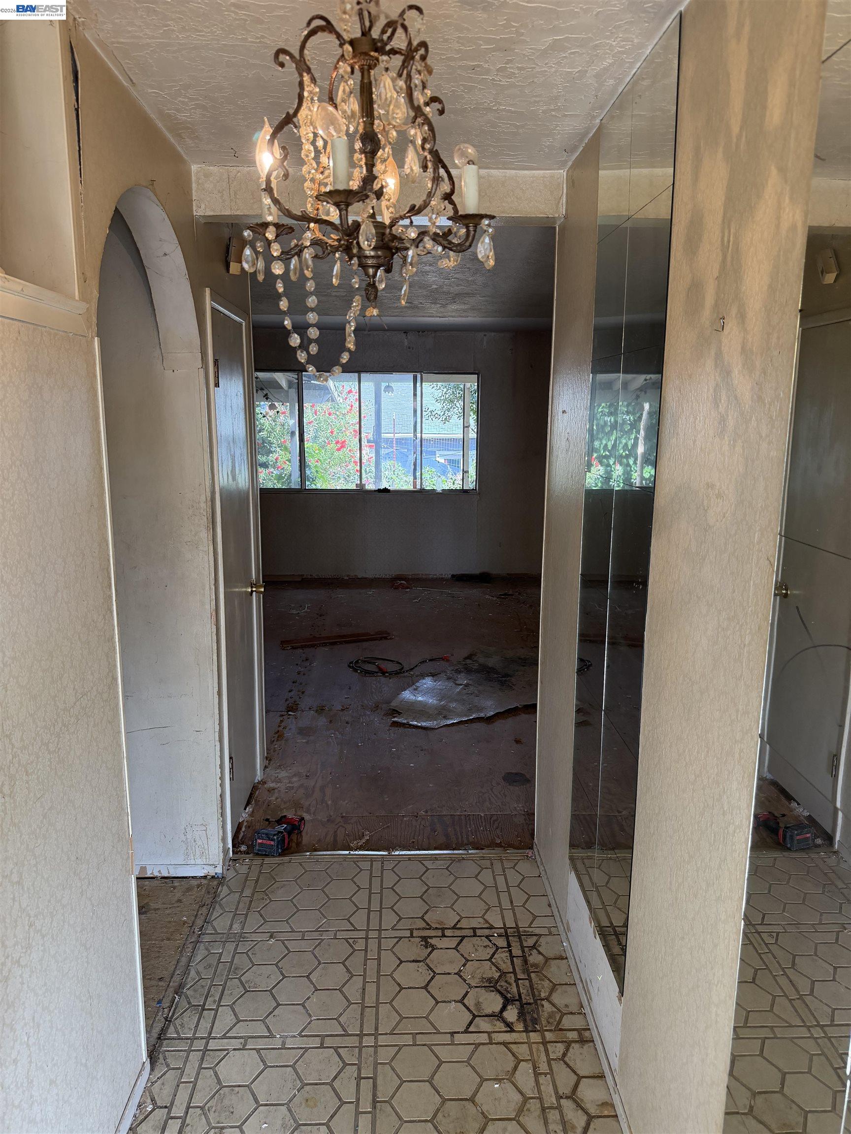 Detail Gallery Image 3 of 16 For 2729 Alamo Ct, Antioch,  CA 94509 - 3 Beds | 2 Baths