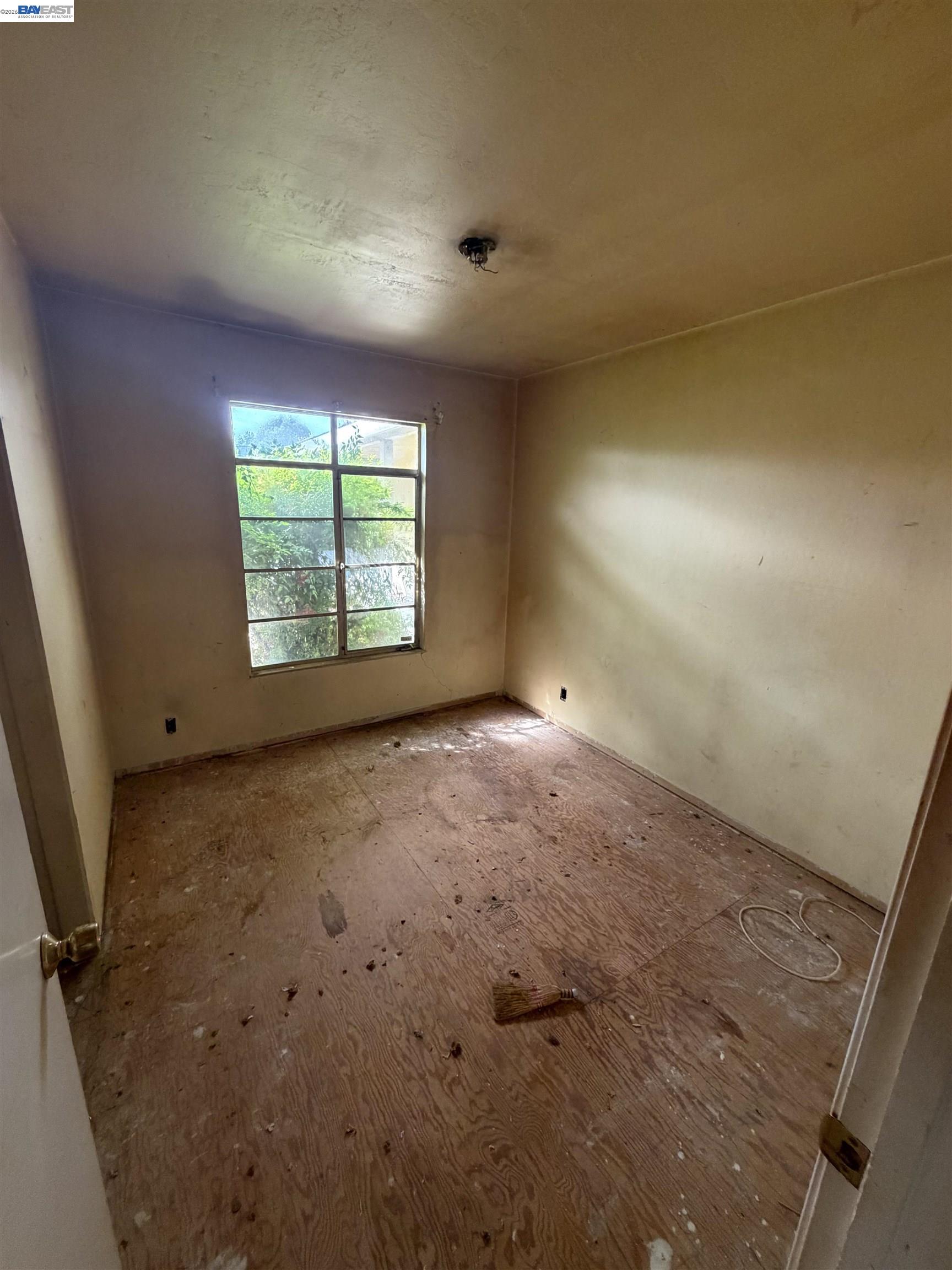 Detail Gallery Image 9 of 16 For 2729 Alamo Ct, Antioch,  CA 94509 - 3 Beds | 2 Baths