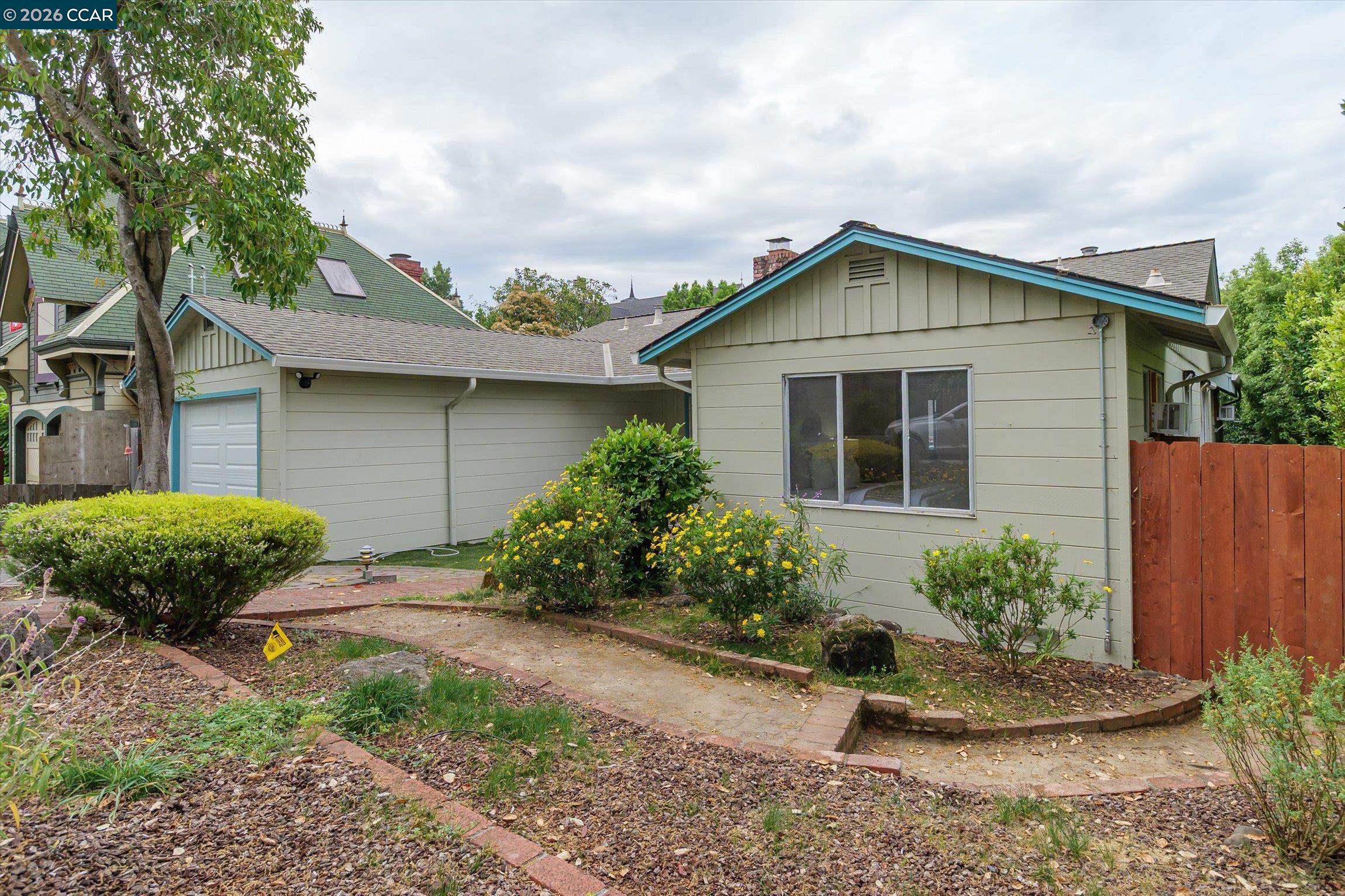 Detail Gallery Image 2 of 28 For 315 Forbes Ave, San Rafael,  CA 94901 - 2 Beds | 2 Baths