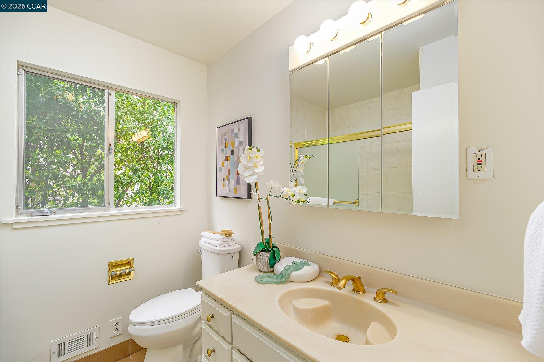 Detail Gallery Image 21 of 28 For 315 Forbes Ave, San Rafael,  CA 94901 - 2 Beds | 2 Baths