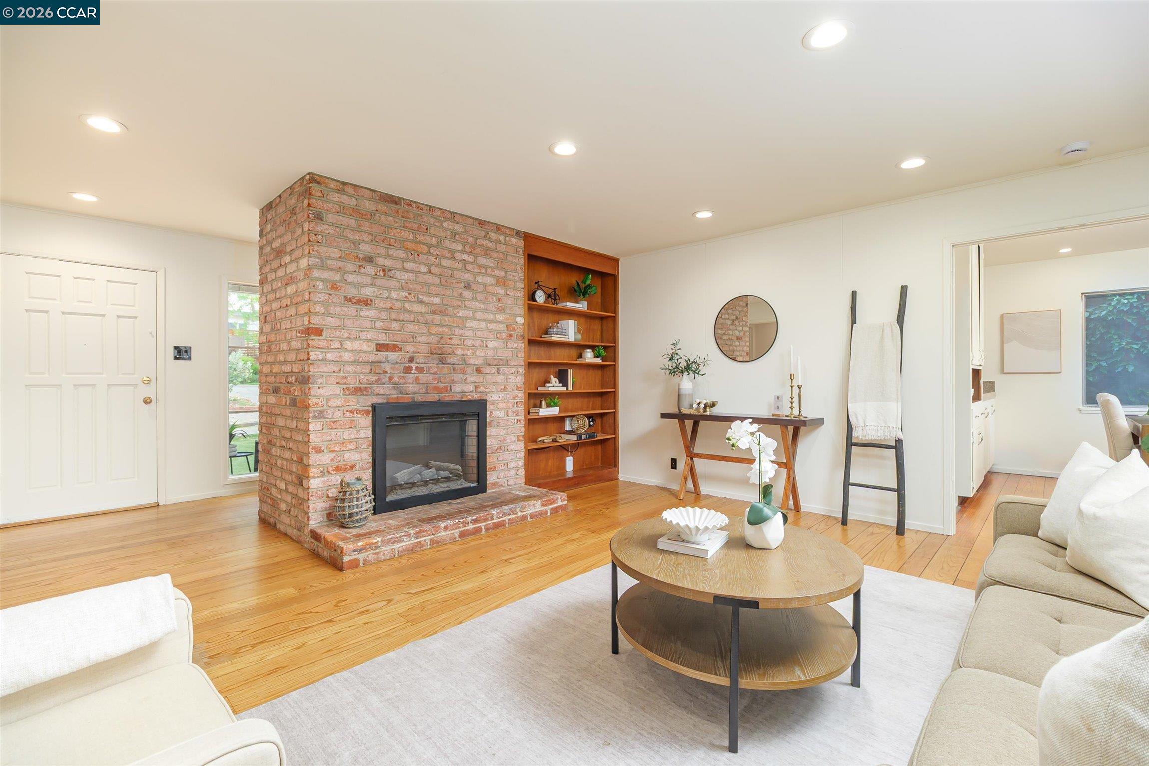 Detail Gallery Image 7 of 28 For 315 Forbes Ave, San Rafael,  CA 94901 - 2 Beds | 2 Baths