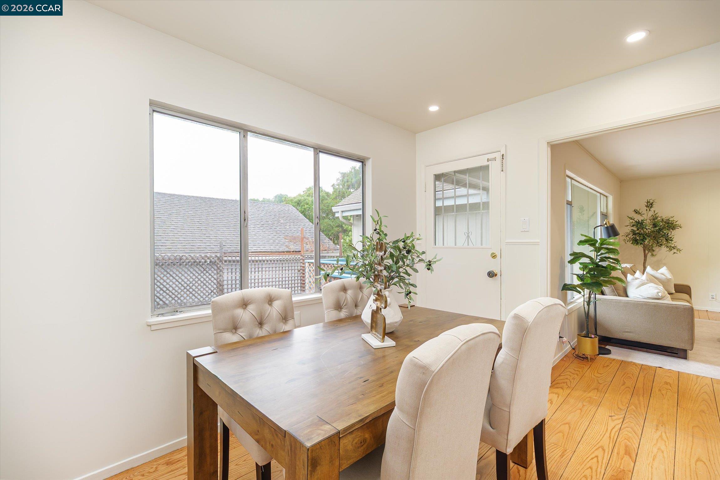 Detail Gallery Image 9 of 28 For 315 Forbes Ave, San Rafael,  CA 94901 - 2 Beds | 2 Baths