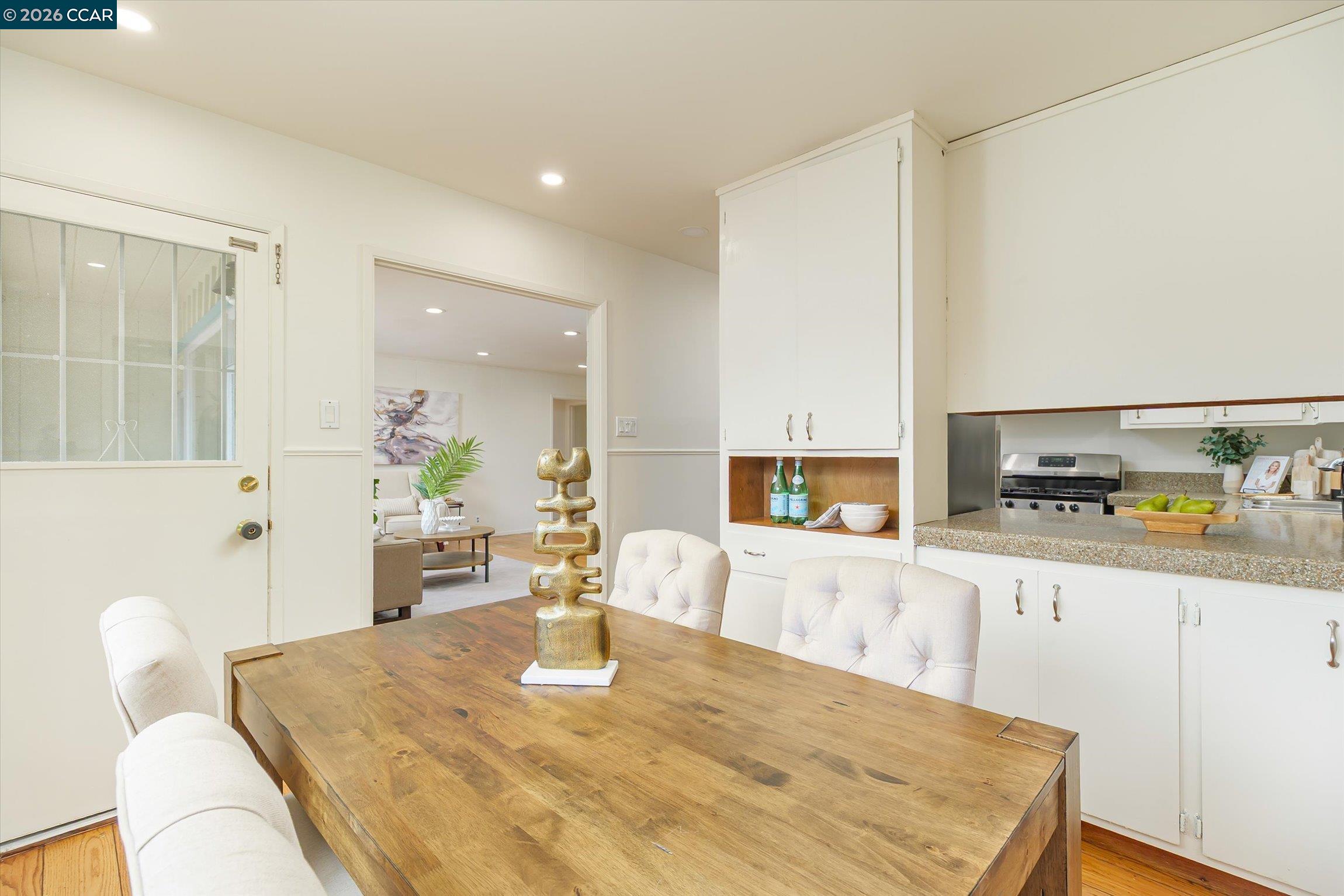 Detail Gallery Image 10 of 28 For 315 Forbes Ave, San Rafael,  CA 94901 - 2 Beds | 2 Baths