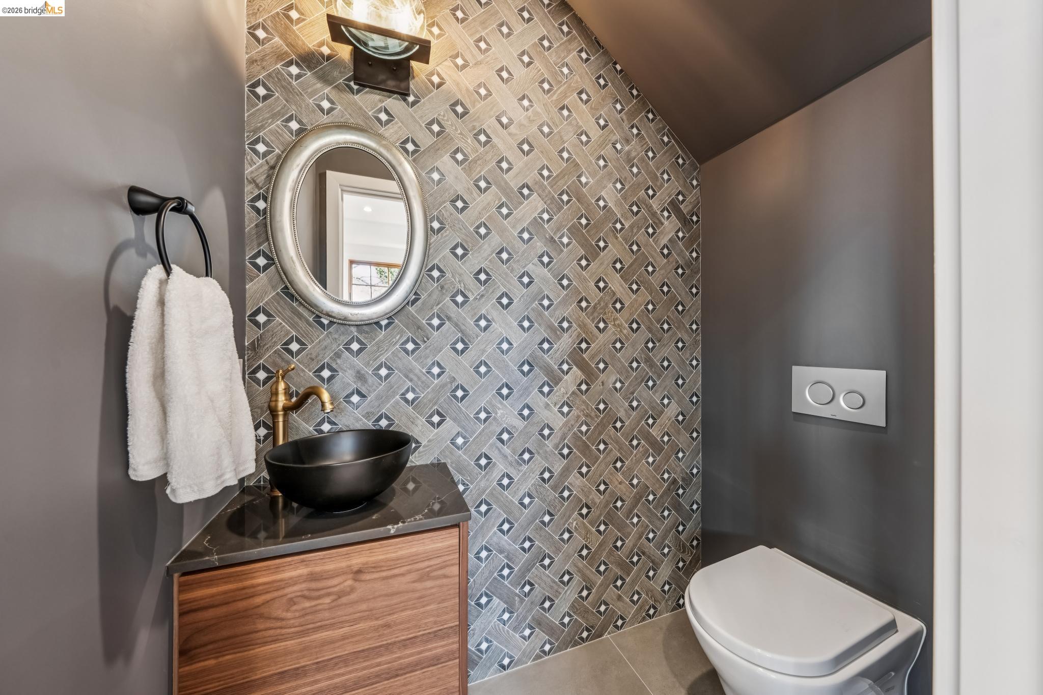 Detail Gallery Image 14 of 56 For 3023 Bateman St, Berkeley,  CA 94705 - 3 Beds | 2/1 Baths