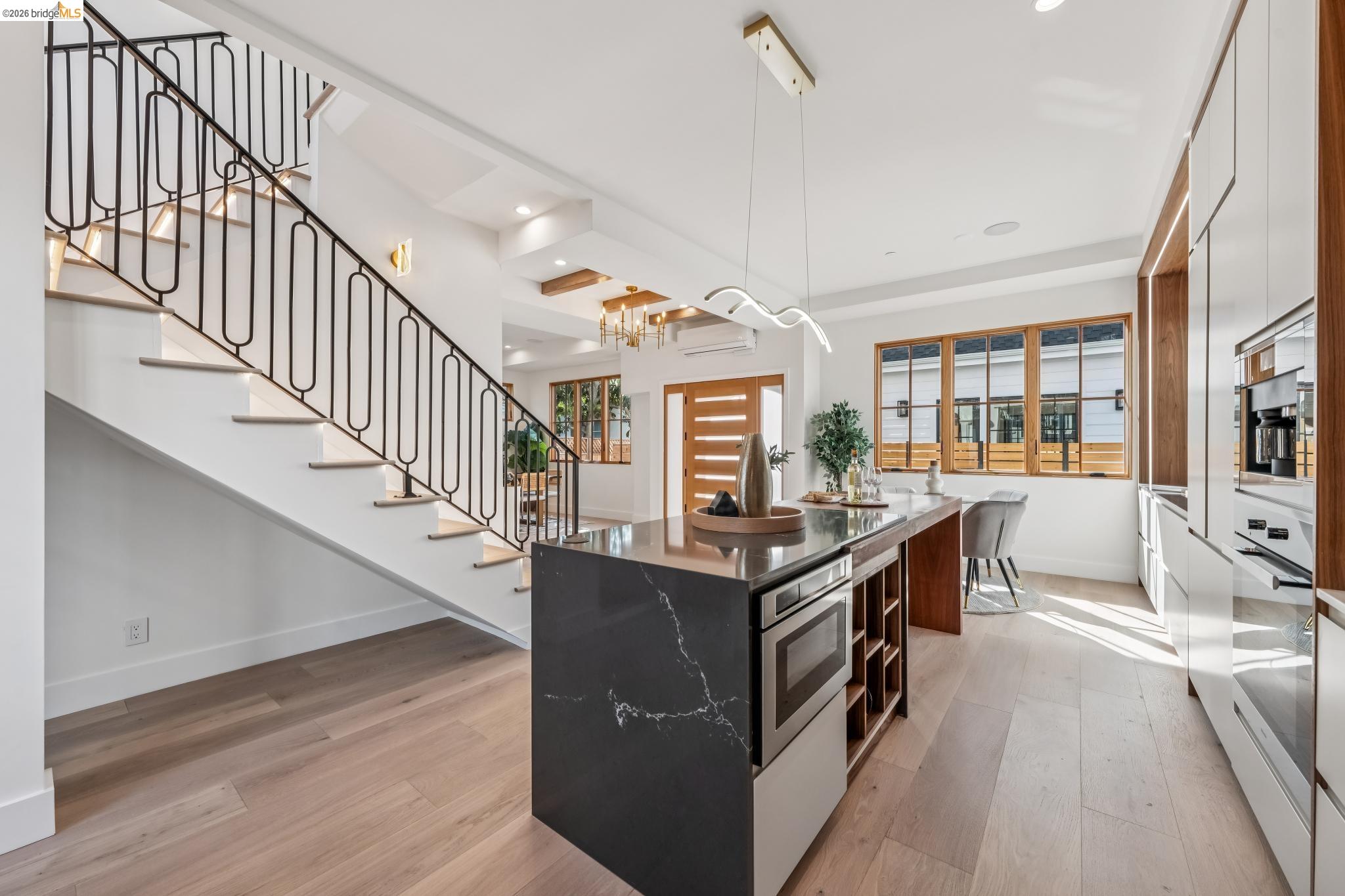 Detail Gallery Image 24 of 56 For 3023 Bateman St, Berkeley,  CA 94705 - 3 Beds | 2/1 Baths