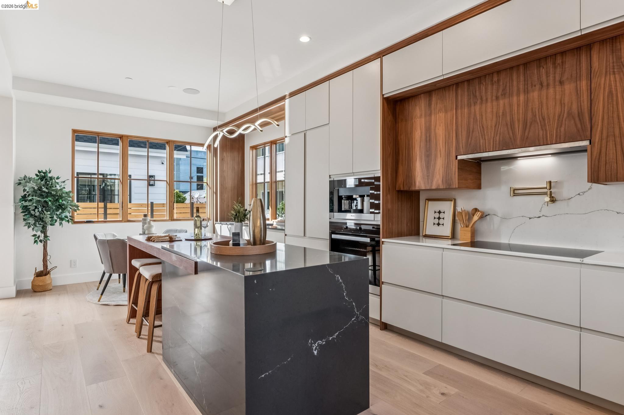 Detail Gallery Image 25 of 56 For 3023 Bateman St, Berkeley,  CA 94705 - 3 Beds | 2/1 Baths