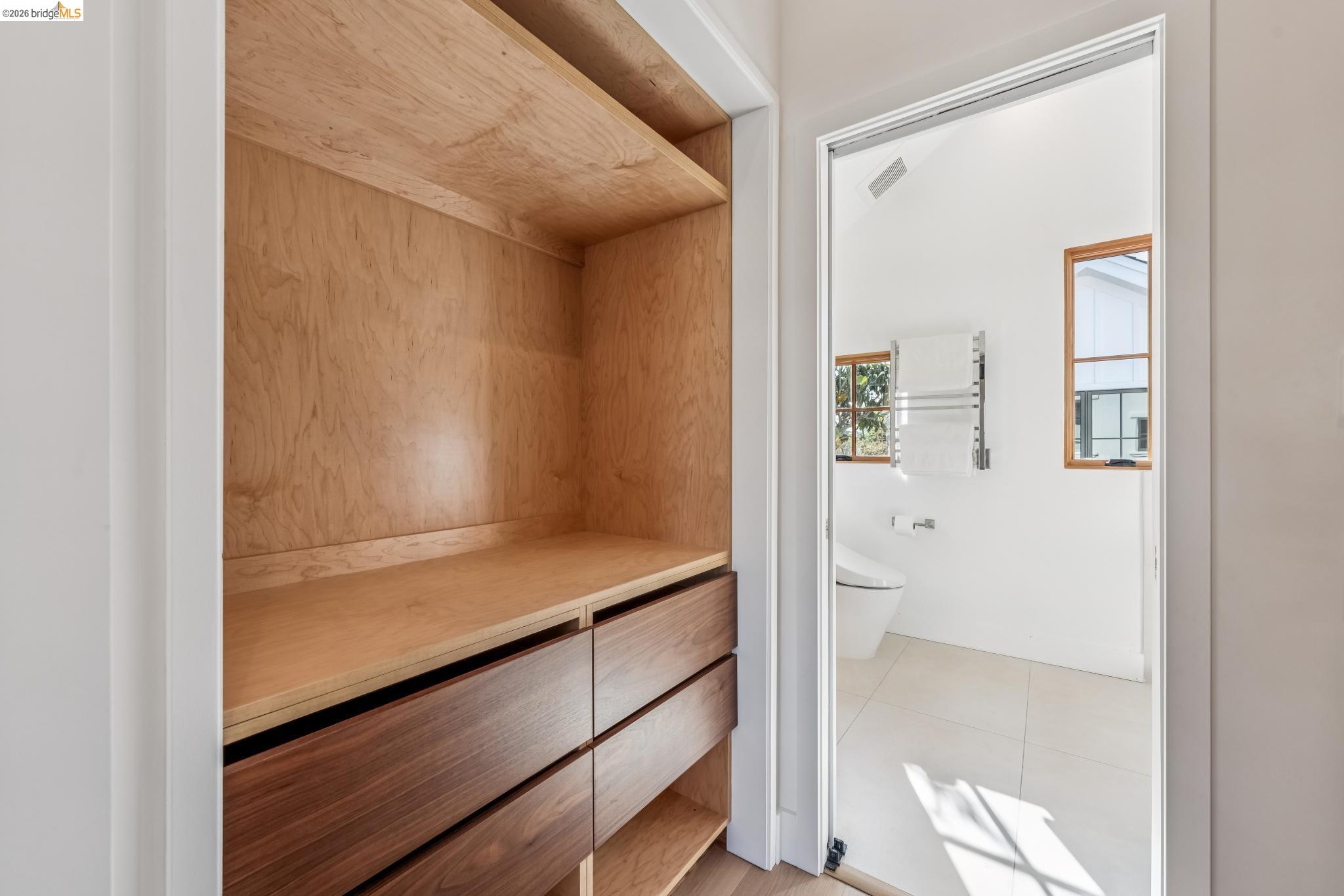 Detail Gallery Image 30 of 56 For 3023 Bateman St, Berkeley,  CA 94705 - 3 Beds | 2/1 Baths