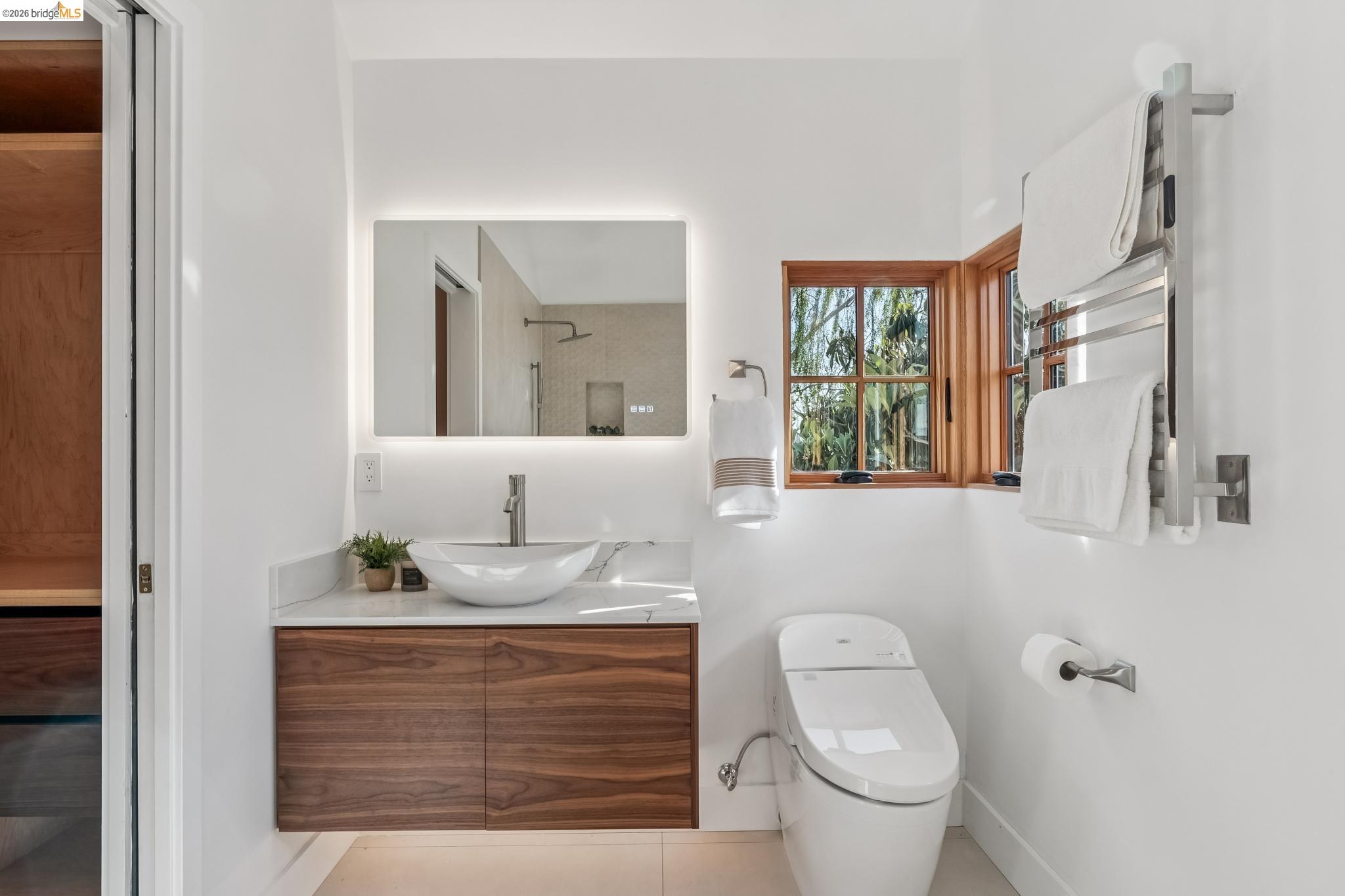 Detail Gallery Image 32 of 56 For 3023 Bateman St, Berkeley,  CA 94705 - 3 Beds | 2/1 Baths