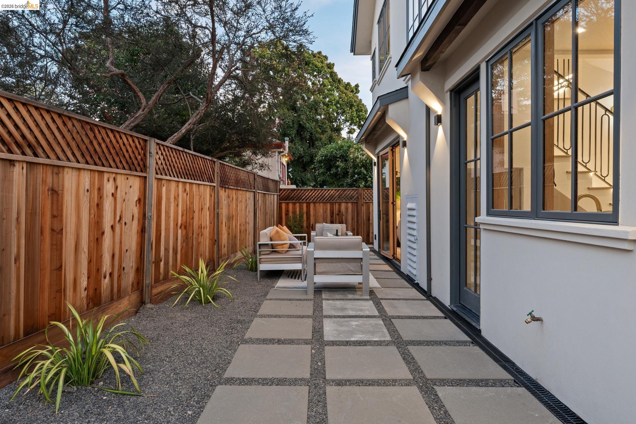 Detail Gallery Image 52 of 56 For 3023 Bateman St, Berkeley,  CA 94705 - 3 Beds | 2/1 Baths