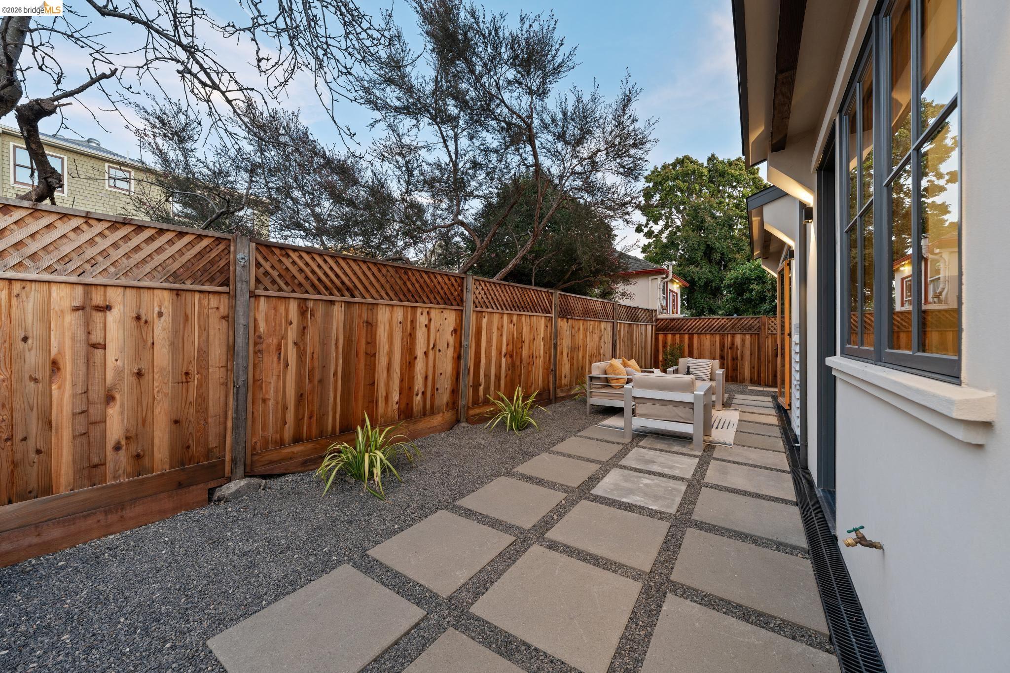 Detail Gallery Image 53 of 56 For 3023 Bateman St, Berkeley,  CA 94705 - 3 Beds | 2/1 Baths