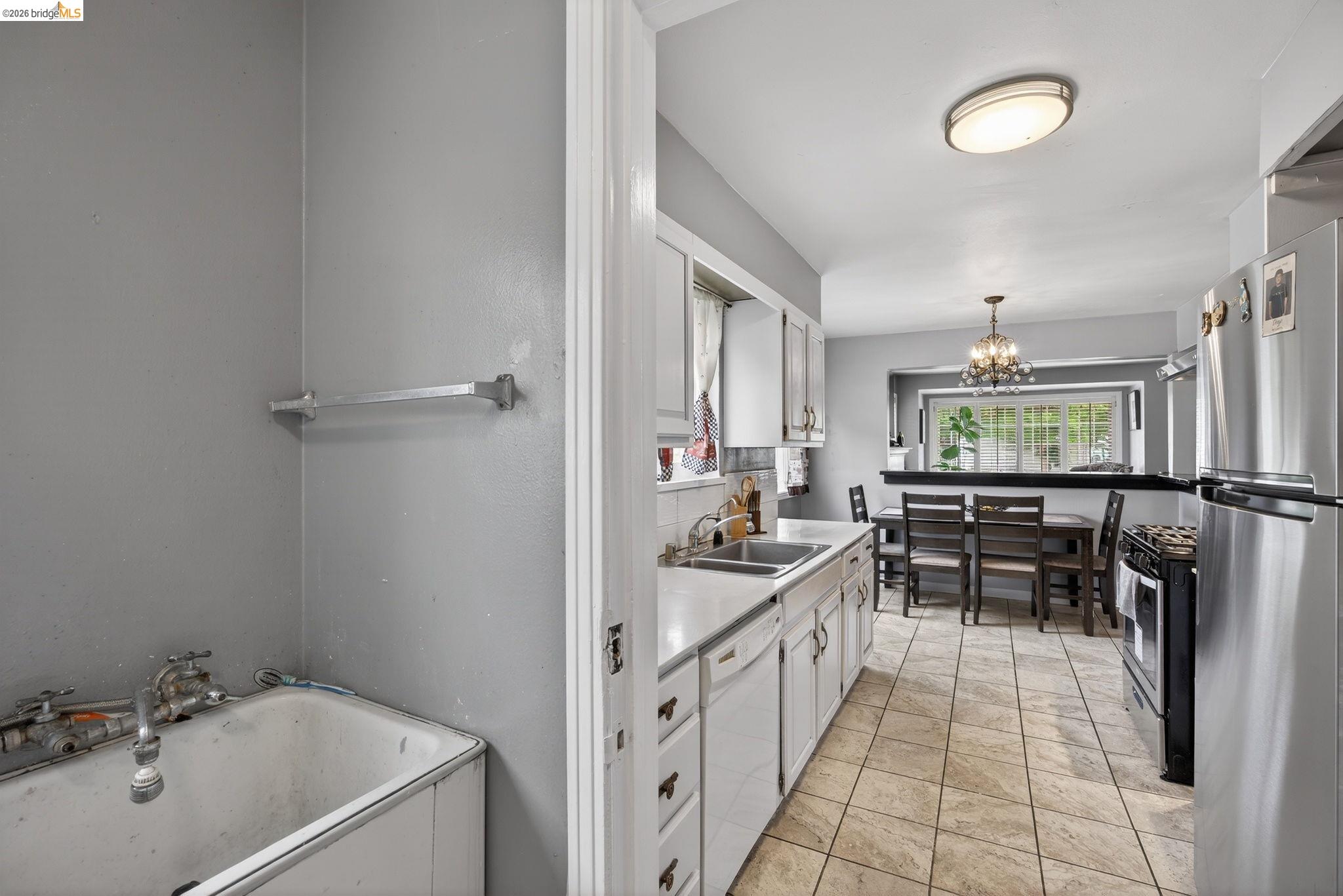 Detail Gallery Image 11 of 60 For 1016 C St, Antioch,  CA 94509 - 3 Beds | 2 Baths