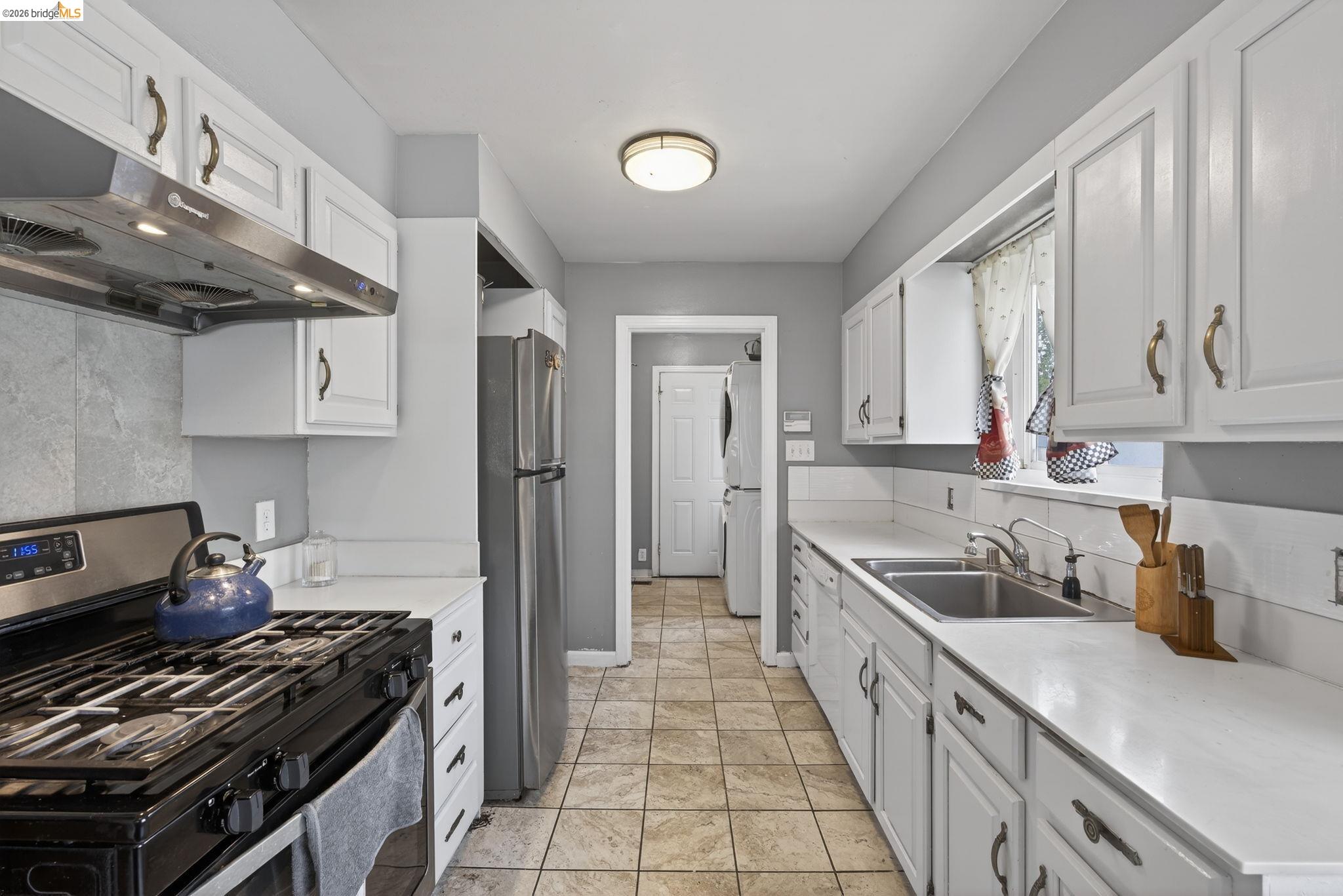 Detail Gallery Image 13 of 60 For 1016 C St, Antioch,  CA 94509 - 3 Beds | 2 Baths