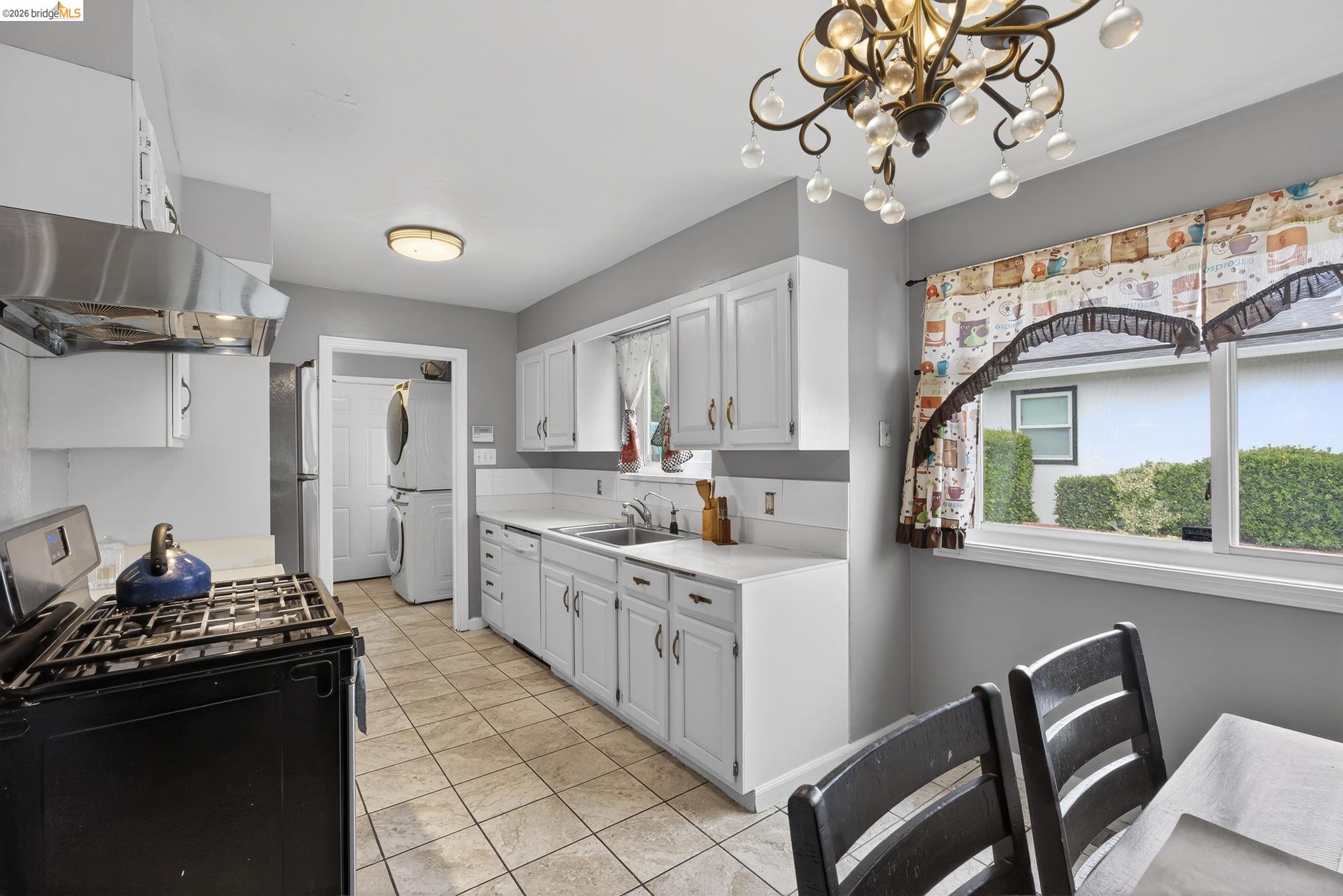 Detail Gallery Image 6 of 60 For 1016 C St, Antioch,  CA 94509 - 3 Beds | 2 Baths