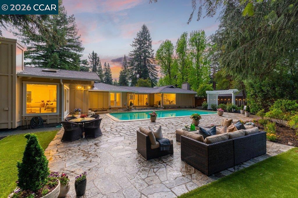 Detail Gallery Image 2 of 59 For 118 Alvern Court, Alamo,  CA 94507 - 4 Beds | 4 Baths