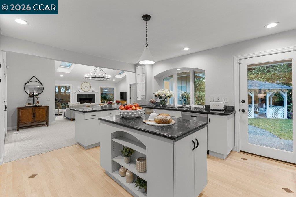 Detail Gallery Image 19 of 59 For 118 Alvern Court, Alamo,  CA 94507 - 4 Beds | 4 Baths