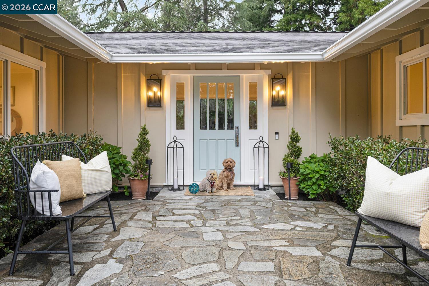 Detail Gallery Image 8 of 59 For 118 Alvern Court, Alamo,  CA 94507 - 4 Beds | 4 Baths