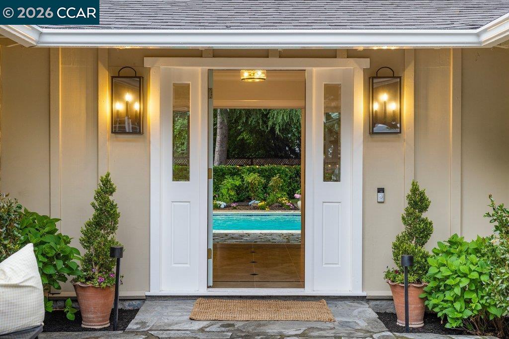 Detail Gallery Image 9 of 59 For 118 Alvern Court, Alamo,  CA 94507 - 4 Beds | 4 Baths