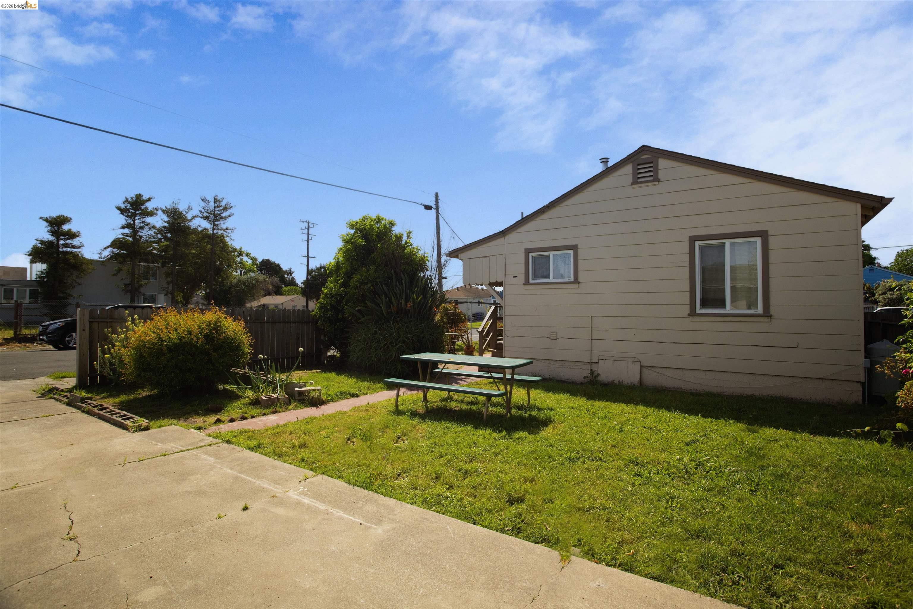 Detail Gallery Image 18 of 29 For 142 S 42nd Street, Richmond,  CA 94804 - 3 Beds | 1/1 Baths