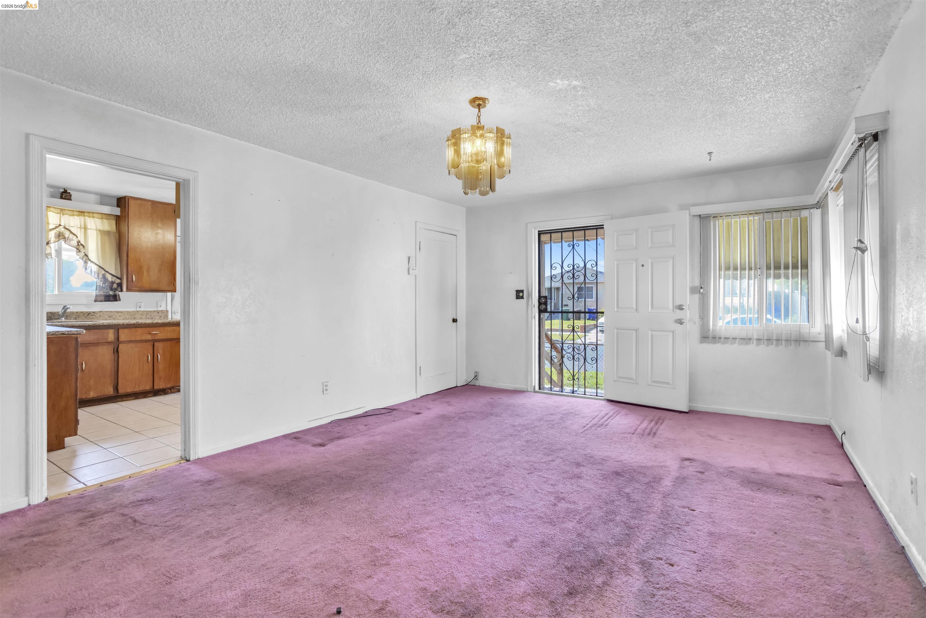 Detail Gallery Image 5 of 29 For 142 S 42nd Street, Richmond,  CA 94804 - 3 Beds | 1/1 Baths