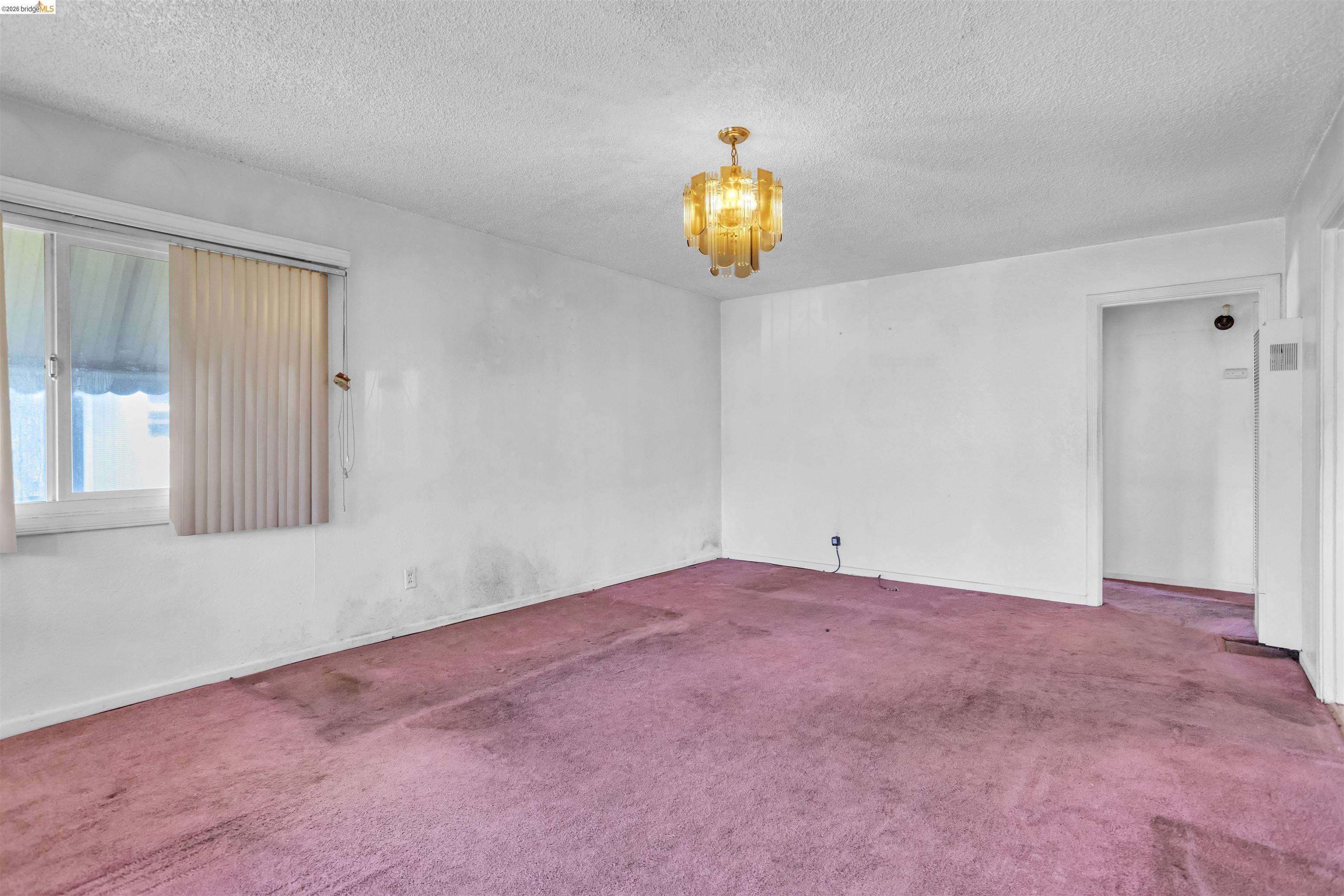 Detail Gallery Image 6 of 29 For 142 S 42nd Street, Richmond,  CA 94804 - 3 Beds | 1/1 Baths