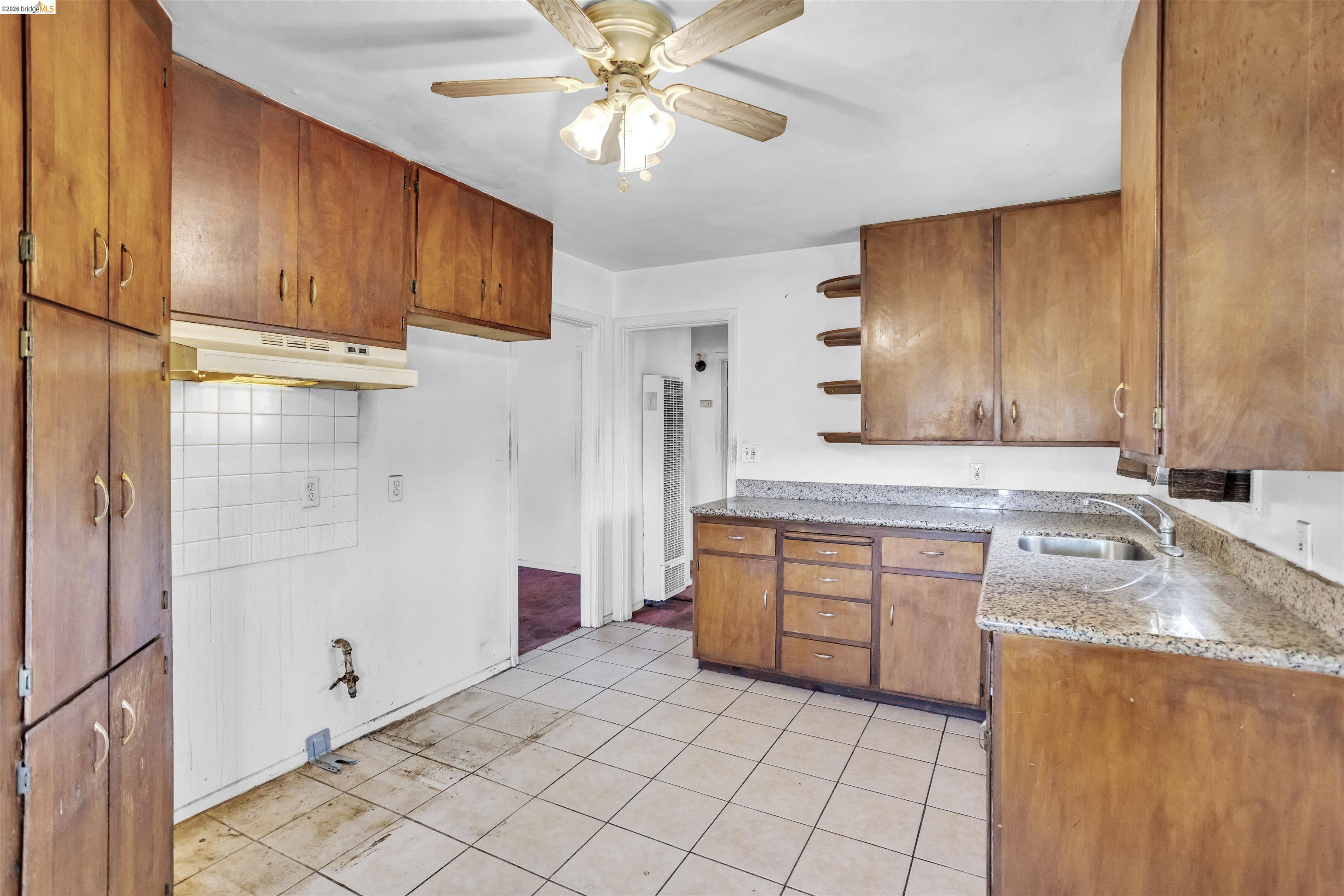 Detail Gallery Image 9 of 29 For 142 S 42nd Street, Richmond,  CA 94804 - 3 Beds | 1/1 Baths