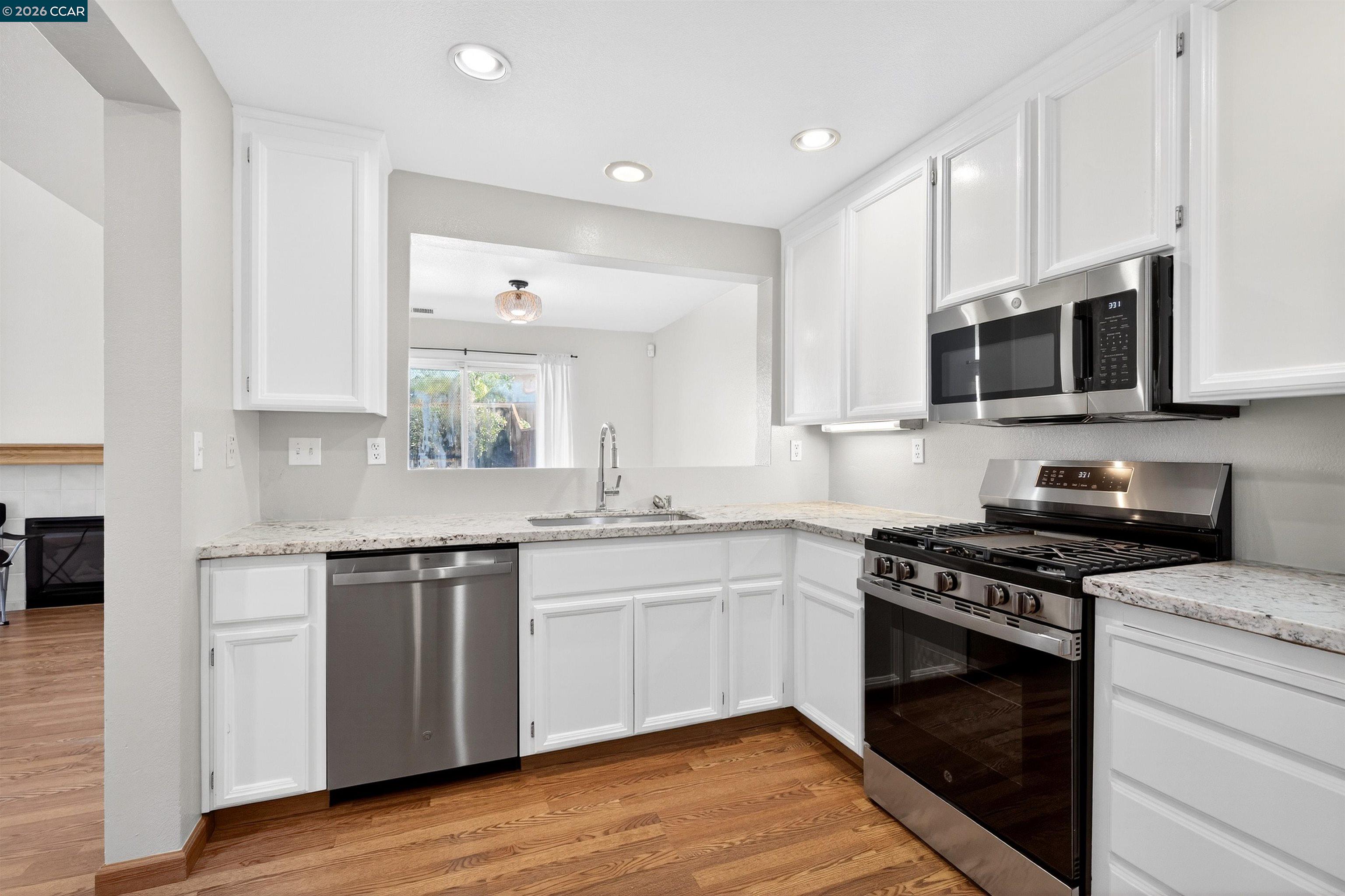 Detail Gallery Image 14 of 28 For 1758 Nandina Ct, Antioch,  CA 94531 - 3 Beds | 2/1 Baths