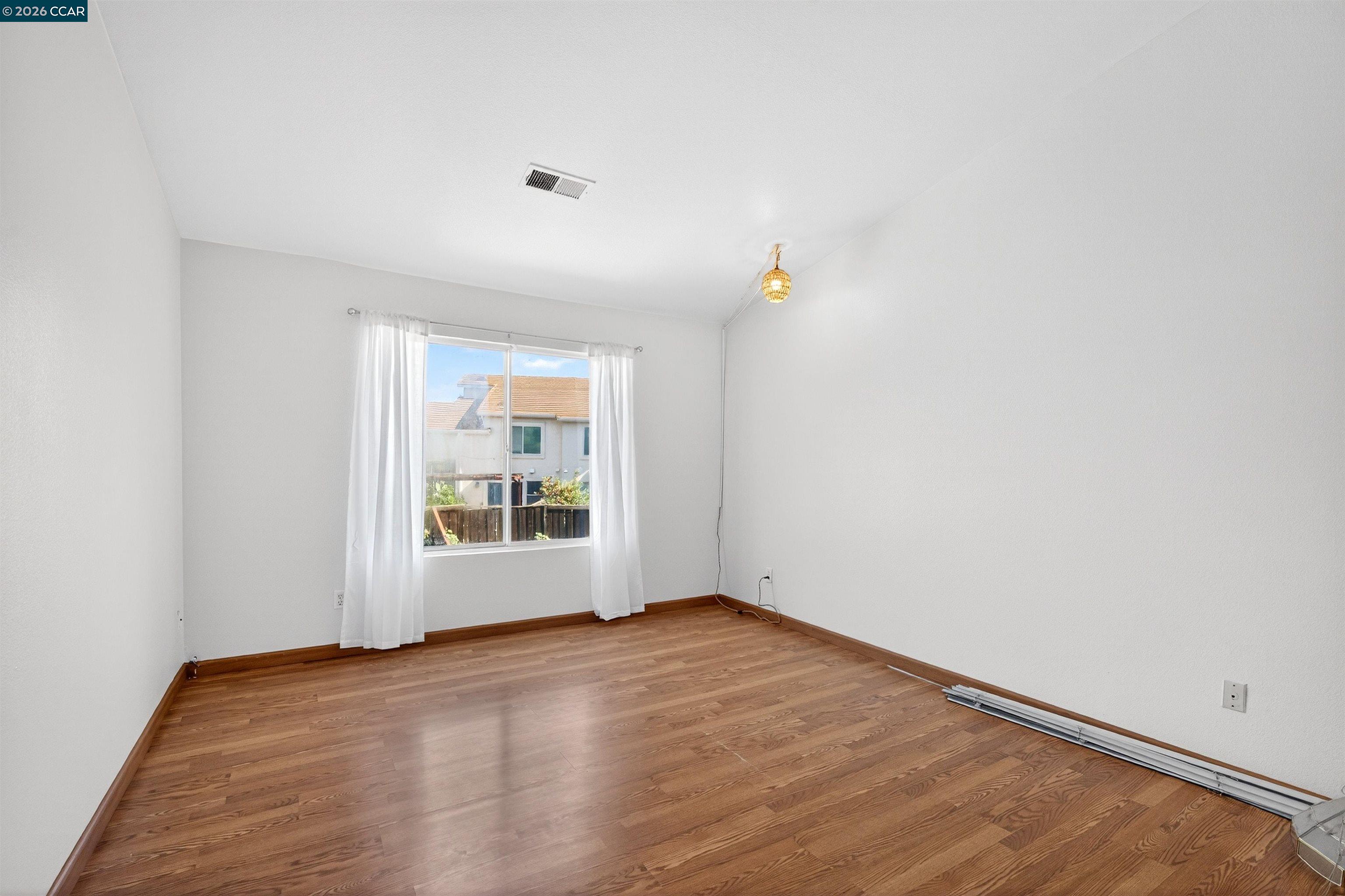 Detail Gallery Image 20 of 28 For 1758 Nandina Ct, Antioch,  CA 94531 - 3 Beds | 2/1 Baths