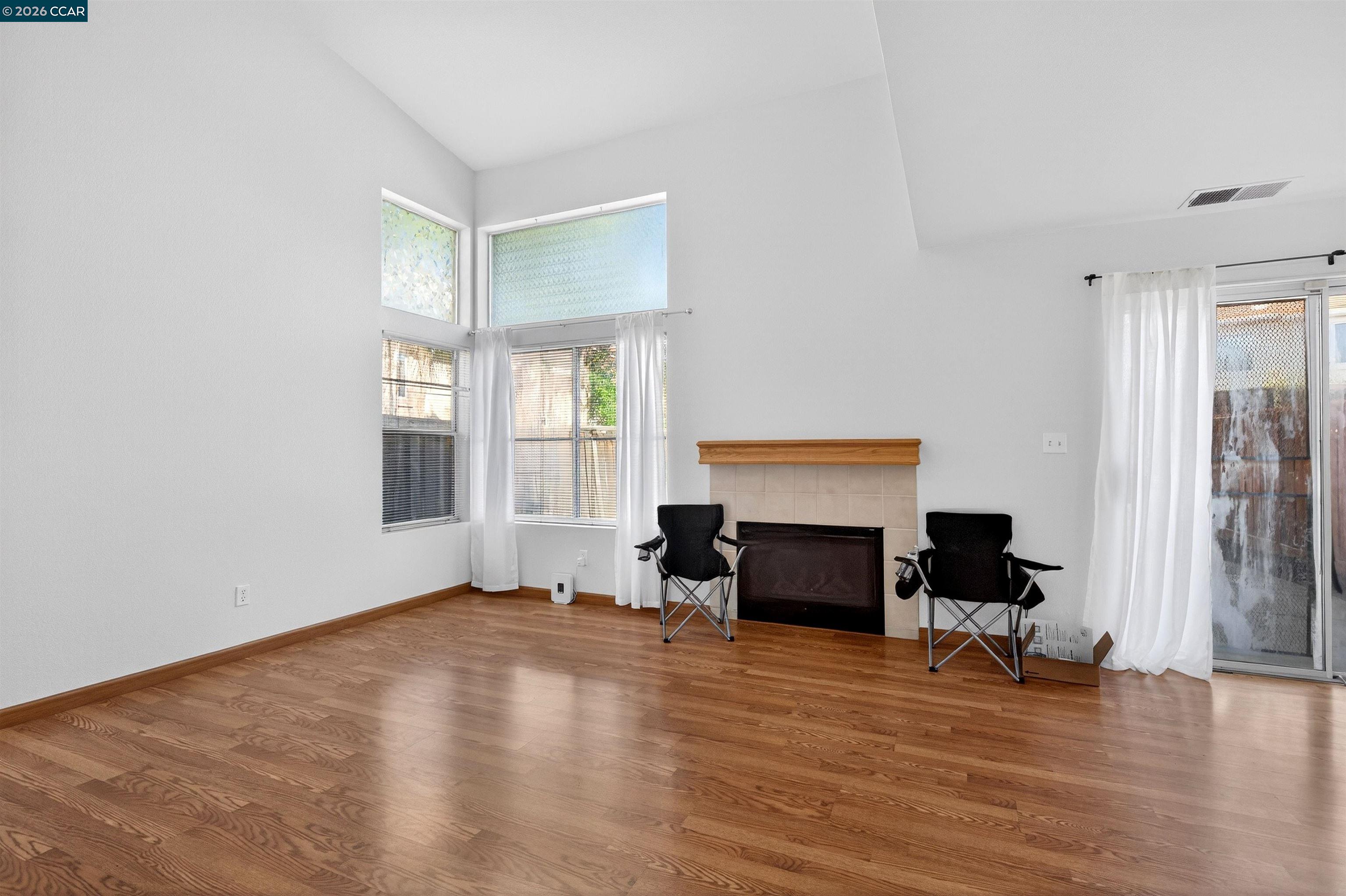 Detail Gallery Image 7 of 28 For 1758 Nandina Ct, Antioch,  CA 94531 - 3 Beds | 2/1 Baths