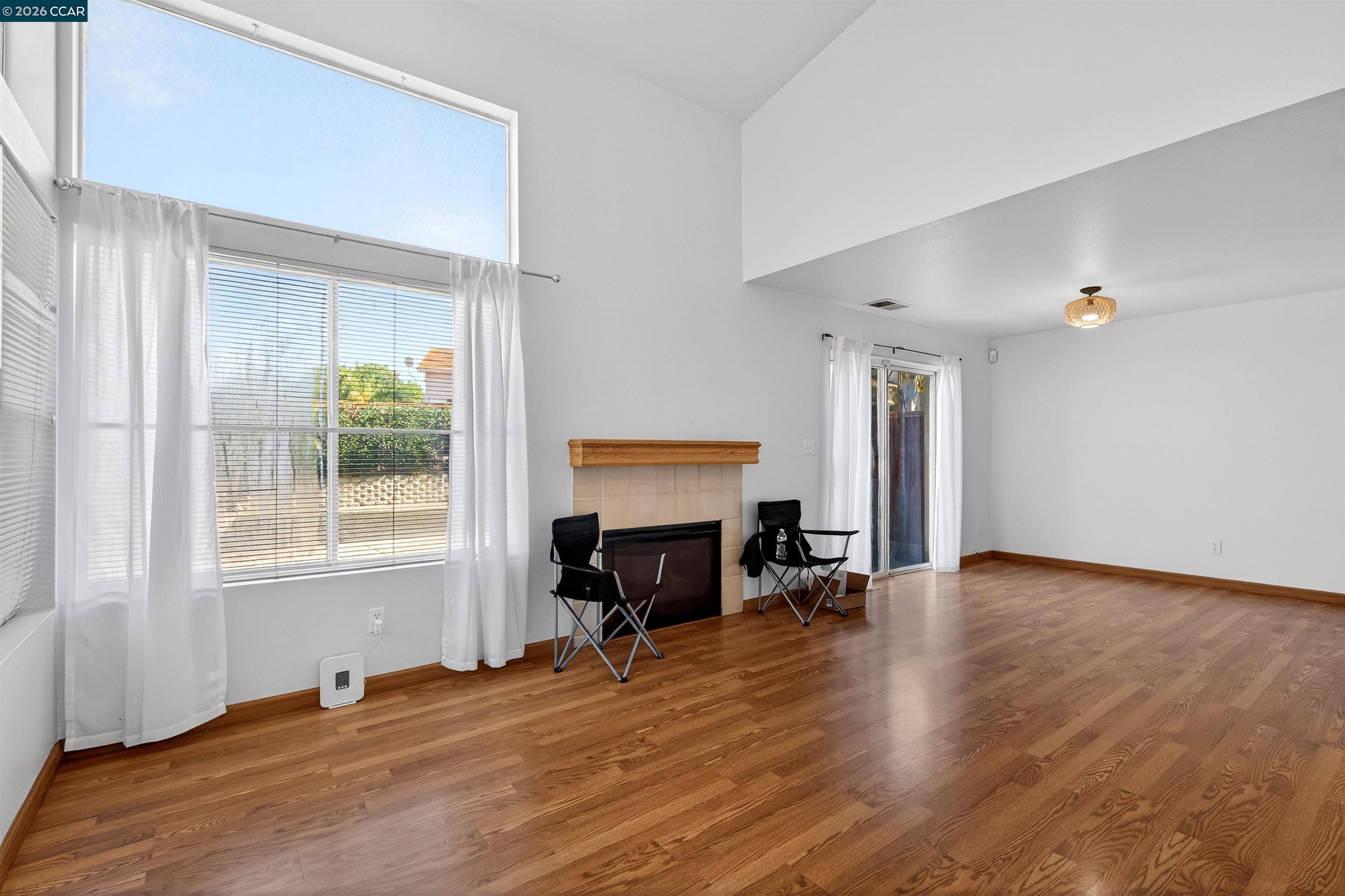 Detail Gallery Image 8 of 28 For 1758 Nandina Ct, Antioch,  CA 94531 - 3 Beds | 2/1 Baths