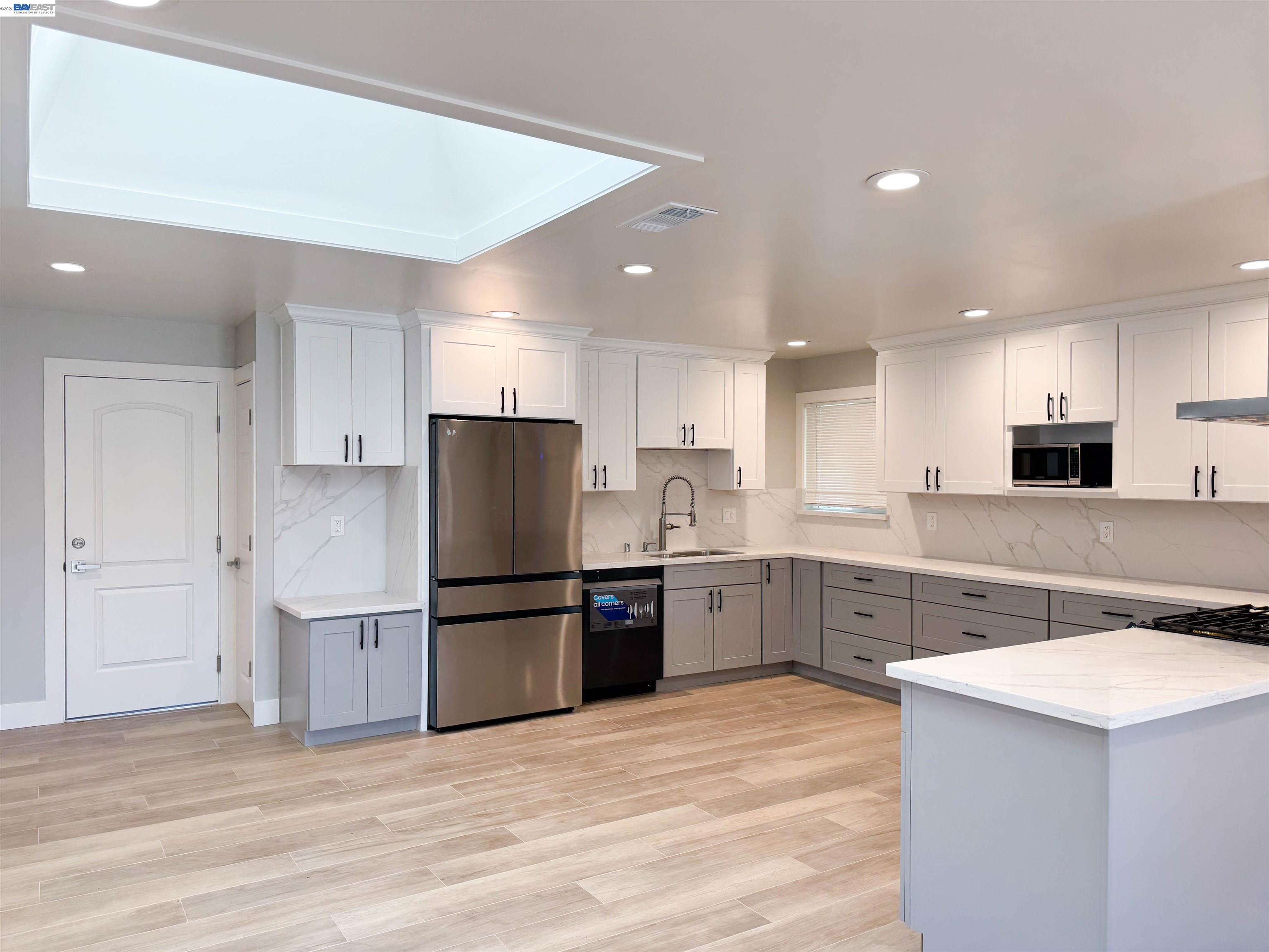 Detail Gallery Image 3 of 20 For 2071 Seacliff, Milpitas,  CA 95035 - 4 Beds | 2 Baths