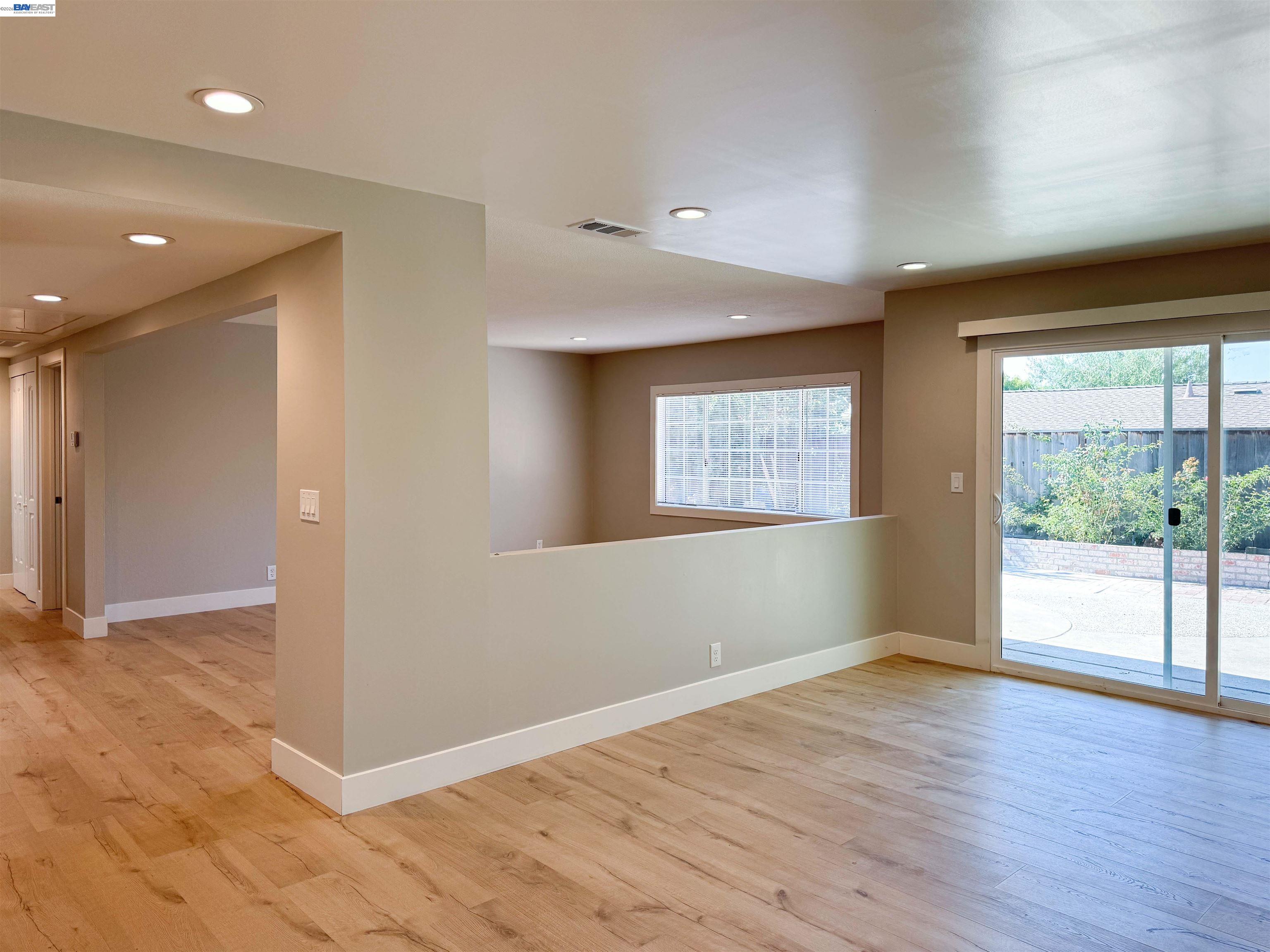 Detail Gallery Image 6 of 20 For 2071 Seacliff, Milpitas,  CA 95035 - 4 Beds | 2 Baths