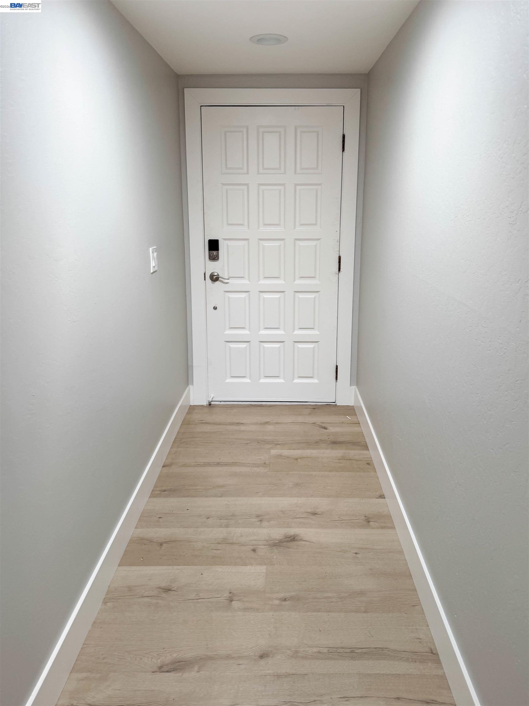 Detail Gallery Image 8 of 20 For 2071 Seacliff, Milpitas,  CA 95035 - 4 Beds | 2 Baths