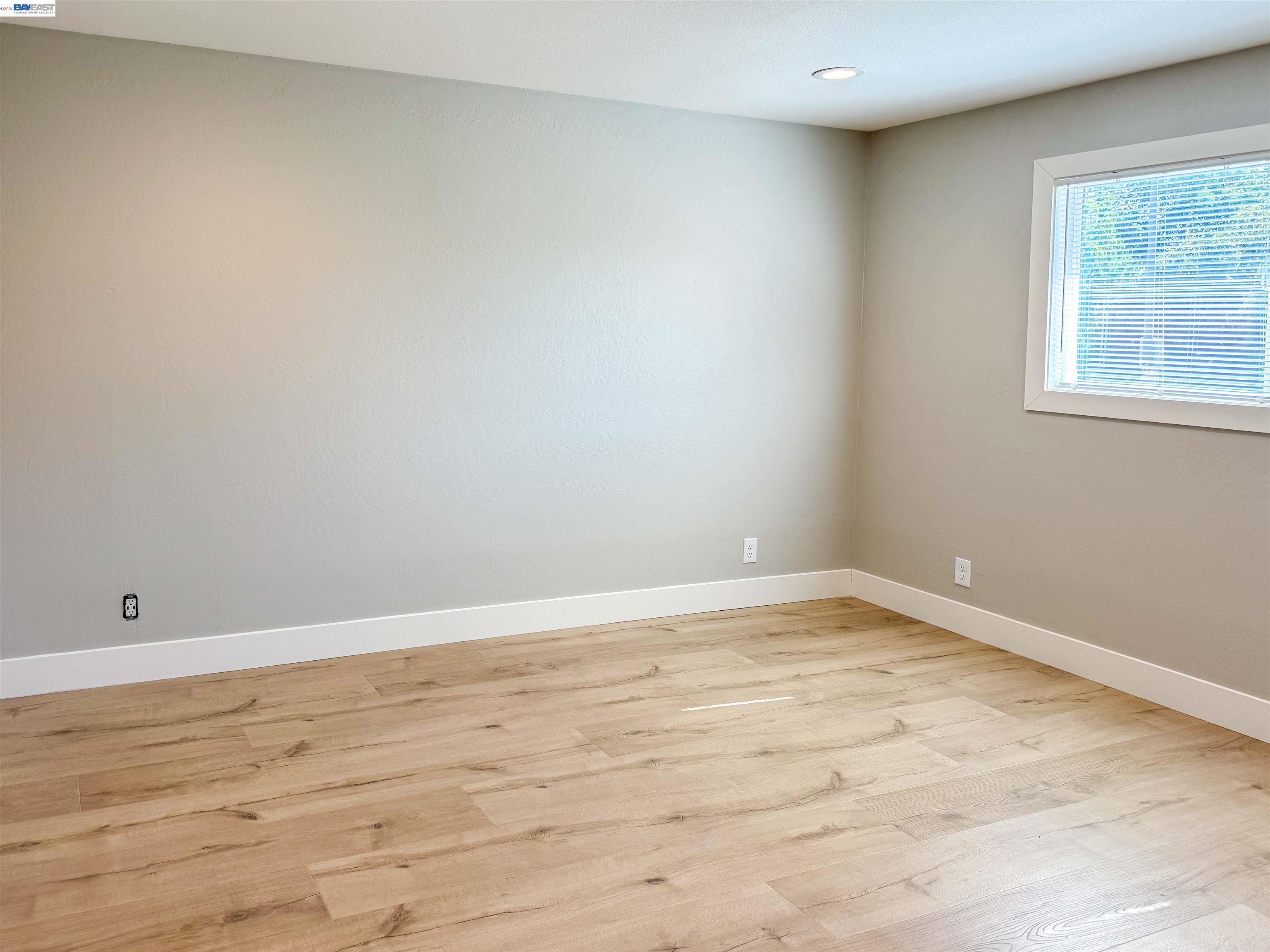 Detail Gallery Image 9 of 20 For 2071 Seacliff, Milpitas,  CA 95035 - 4 Beds | 2 Baths