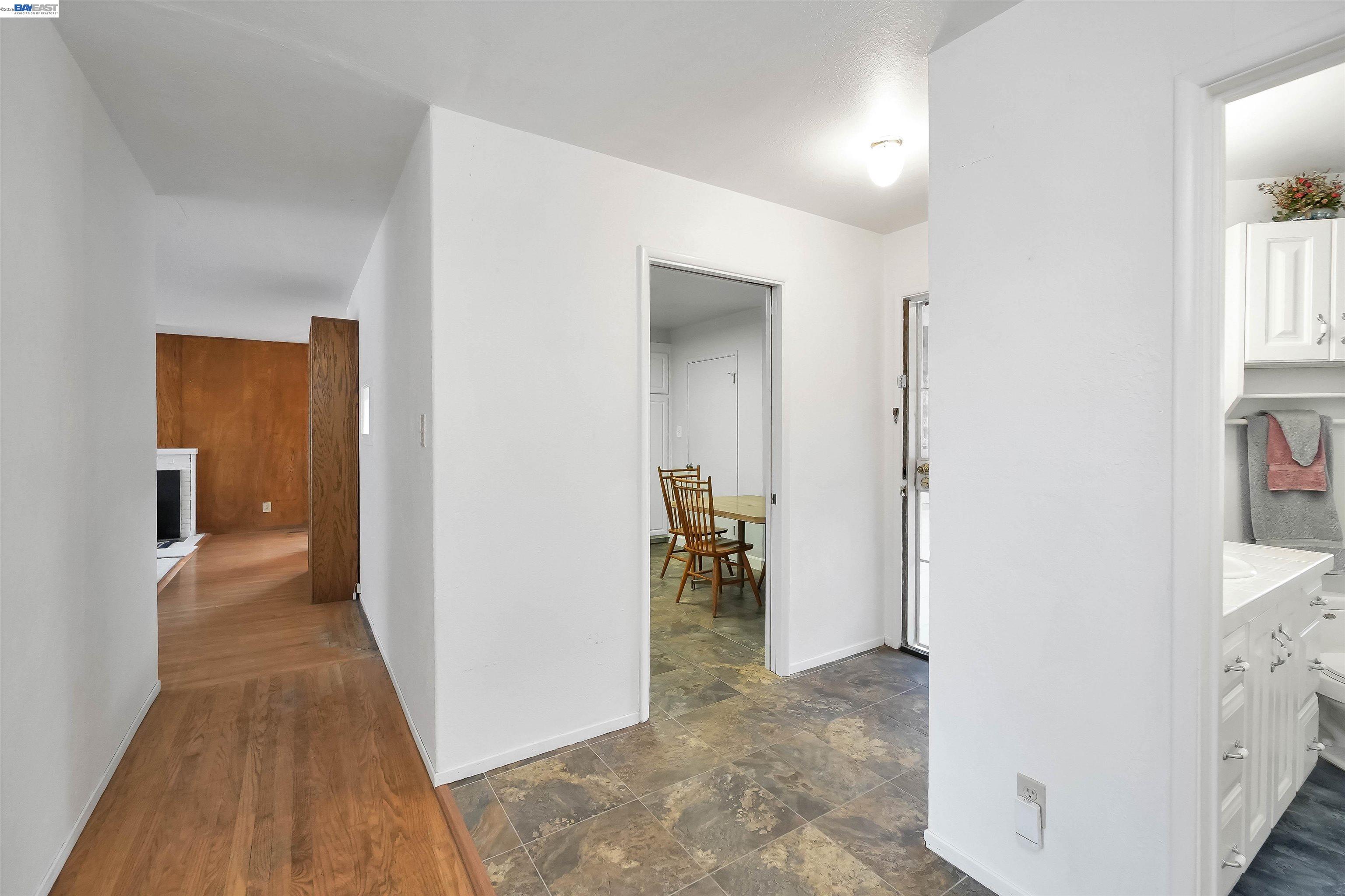 Detail Gallery Image 9 of 54 For 26257 Coleman Ave, Hayward,  CA 94544 - 3 Beds | 2 Baths