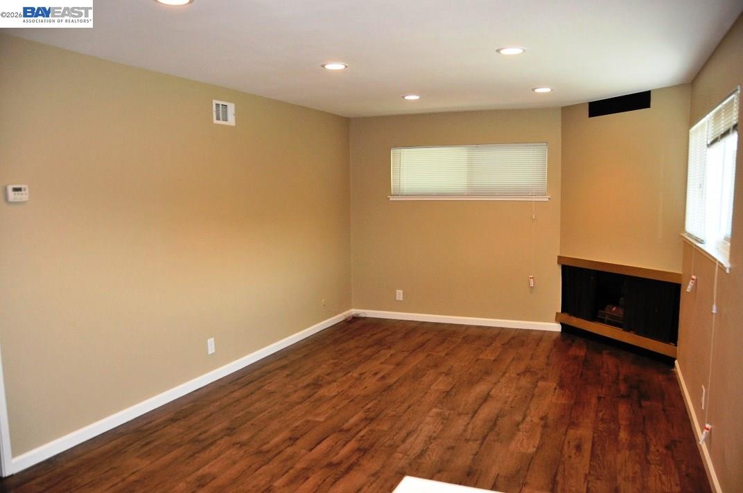 Detail Gallery Image 4 of 11 For 1581 Mendenhall Drive #4,  San Jose,  CA 95130 - 2 Beds | 2 Baths