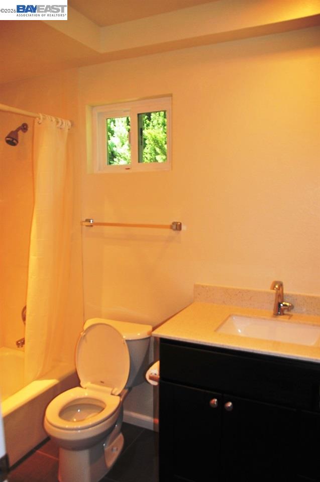 Detail Gallery Image 8 of 11 For 1581 Mendenhall Drive #4,  San Jose,  CA 95130 - 2 Beds | 2 Baths