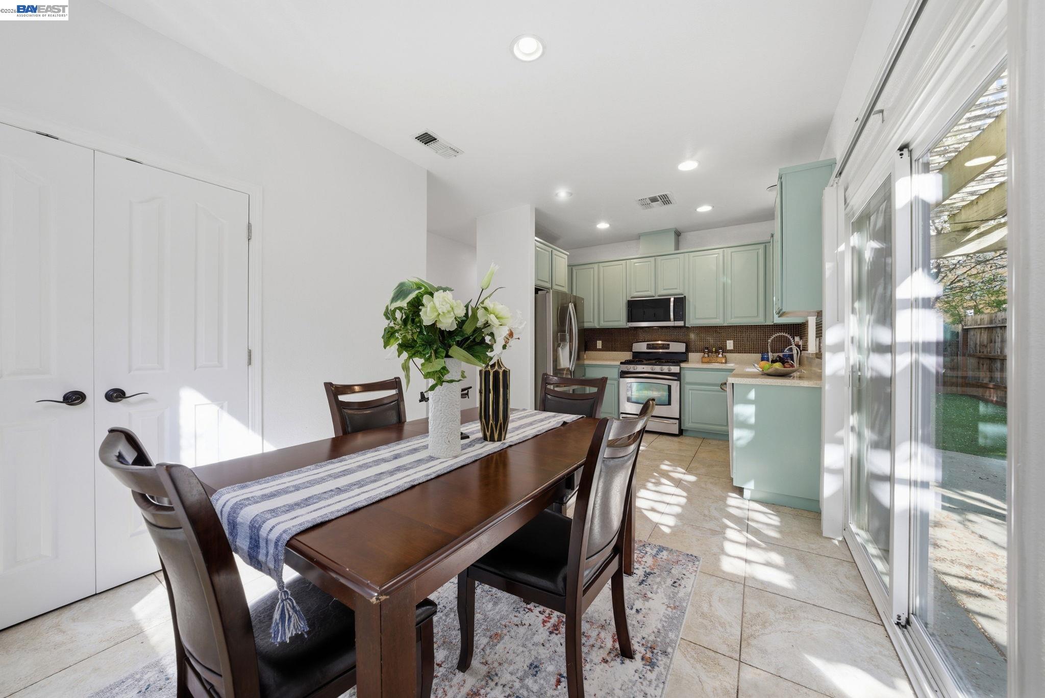 Detail Gallery Image 18 of 58 For 4118 Adriatic Sea Way, Sacramento,  CA 95834 - 3 Beds | 2/1 Baths