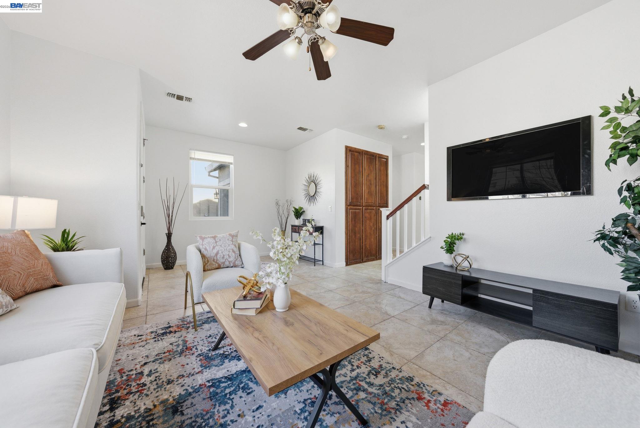 Detail Gallery Image 8 of 58 For 4118 Adriatic Sea Way, Sacramento,  CA 95834 - 3 Beds | 2/1 Baths