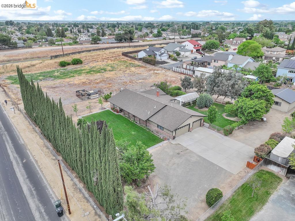 Detail Gallery Image 2 of 36 For 4190 Brown Rd, Oakley,  CA 94561 - 4 Beds | 2/1 Baths