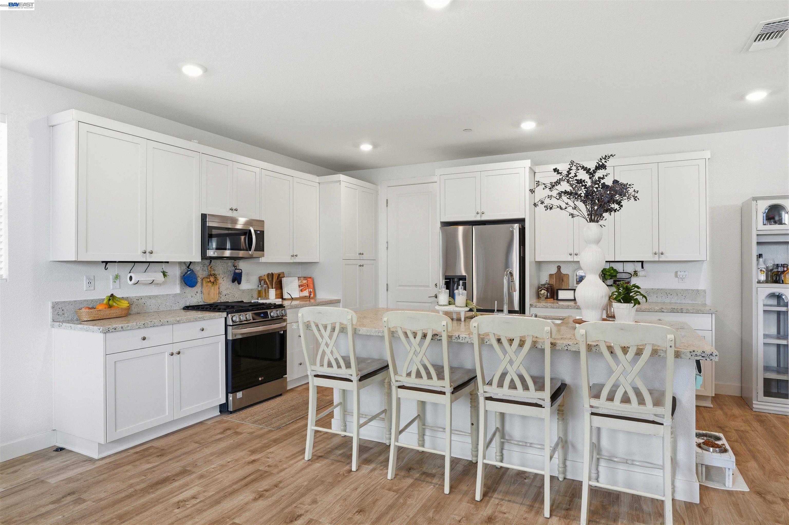 Detail Gallery Image 5 of 30 For 1785 Flaxen Ct, Manteca,  CA 95337 - 3 Beds | 2/1 Baths