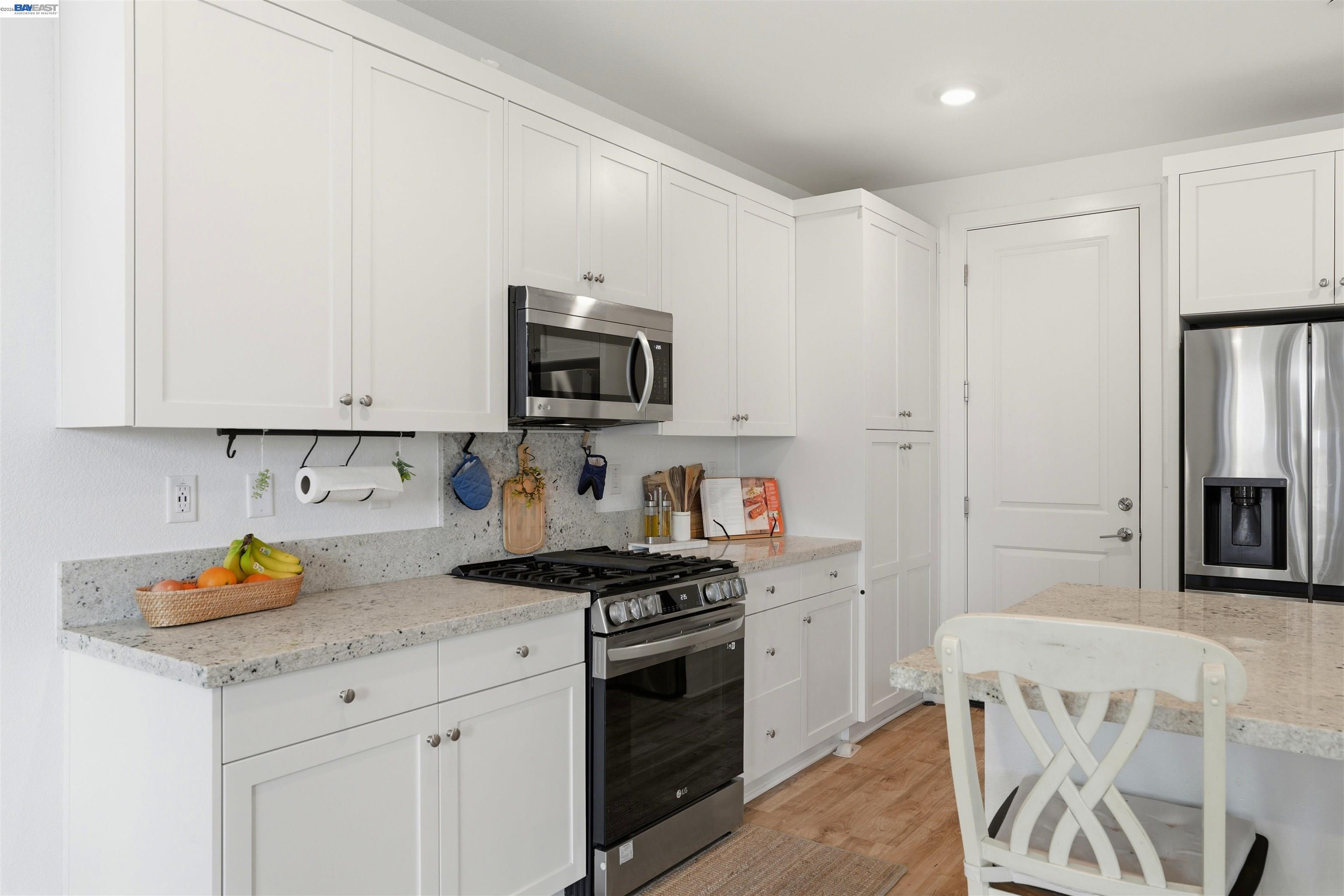 Detail Gallery Image 6 of 30 For 1785 Flaxen Ct, Manteca,  CA 95337 - 3 Beds | 2/1 Baths