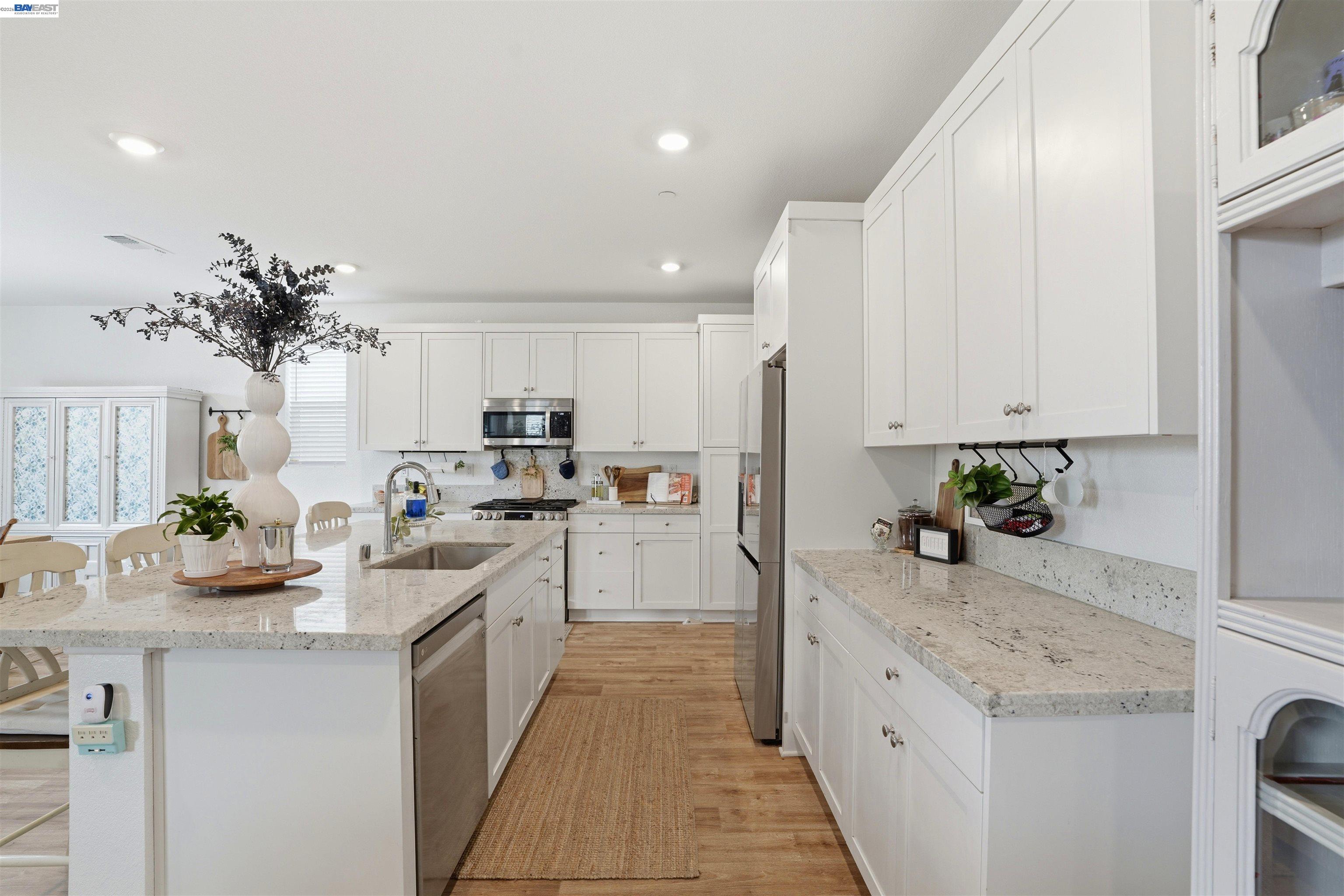 Detail Gallery Image 7 of 30 For 1785 Flaxen Ct, Manteca,  CA 95337 - 3 Beds | 2/1 Baths