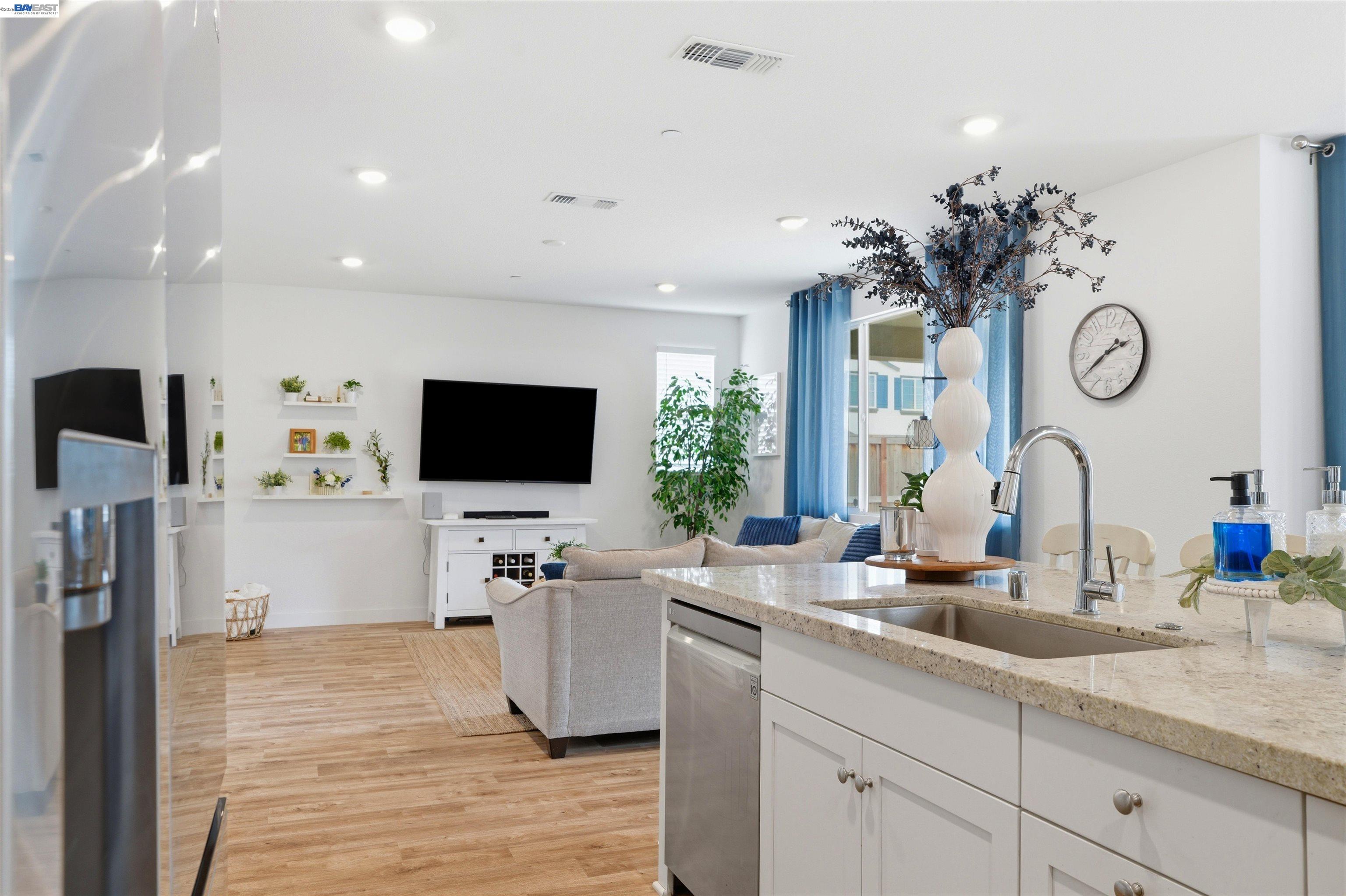 Detail Gallery Image 9 of 30 For 1785 Flaxen Ct, Manteca,  CA 95337 - 3 Beds | 2/1 Baths