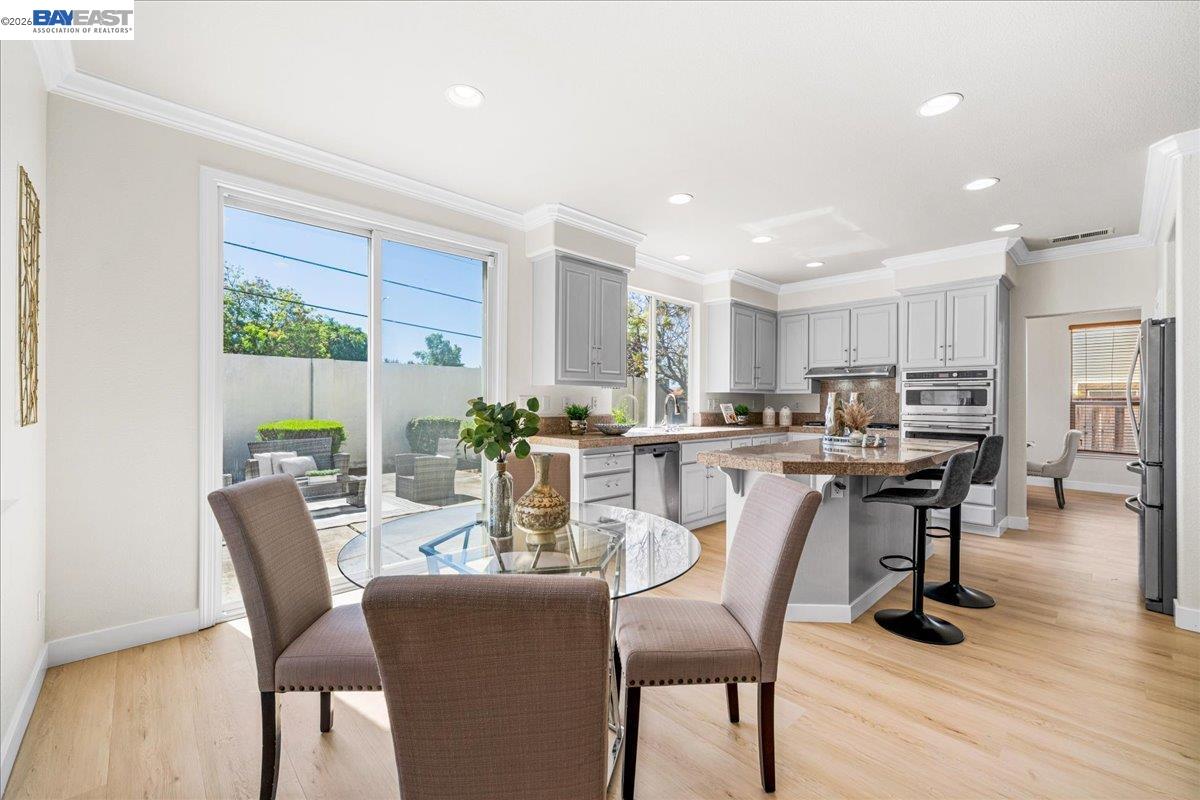 Detail Gallery Image 16 of 60 For 368 Riesling Ct, Fremont,  CA 94539 - 6 Beds | 4 Baths