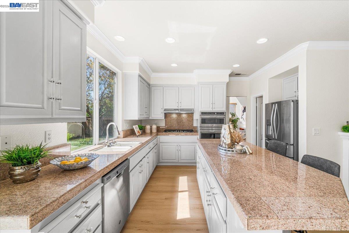 Detail Gallery Image 19 of 60 For 368 Riesling Ct, Fremont,  CA 94539 - 6 Beds | 4 Baths