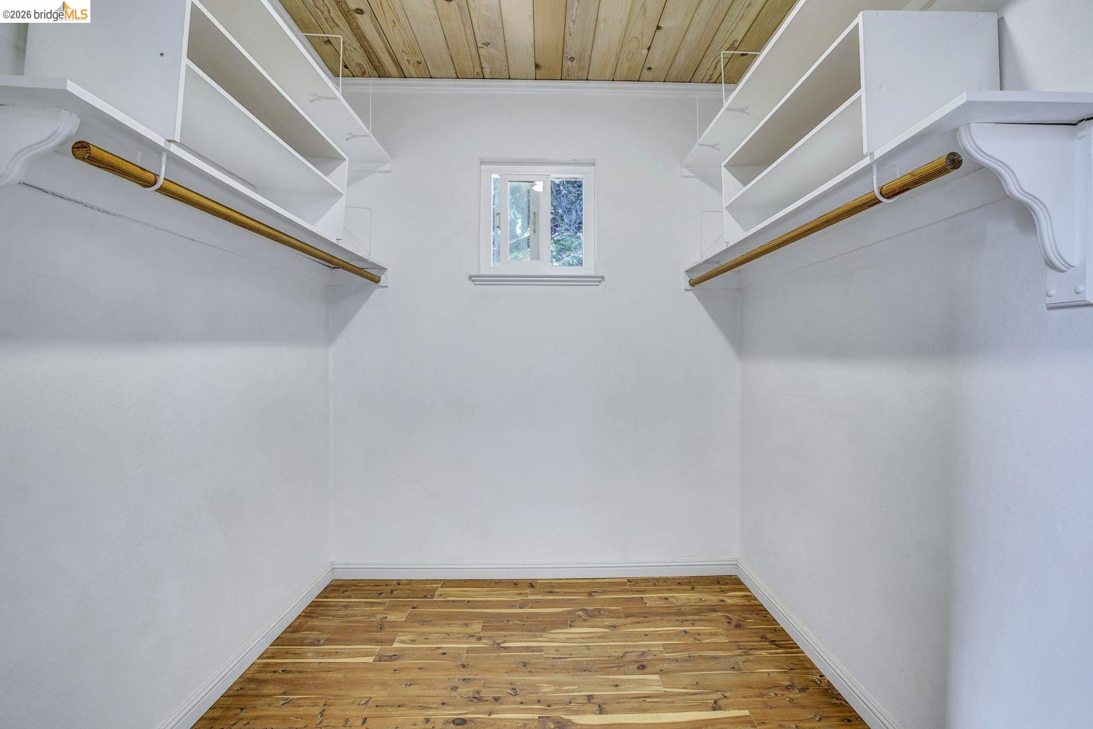 Detail Gallery Image 27 of 38 For 6635 Banning Dr, Oakland,  CA 94611 - 2 Beds | 1/1 Baths