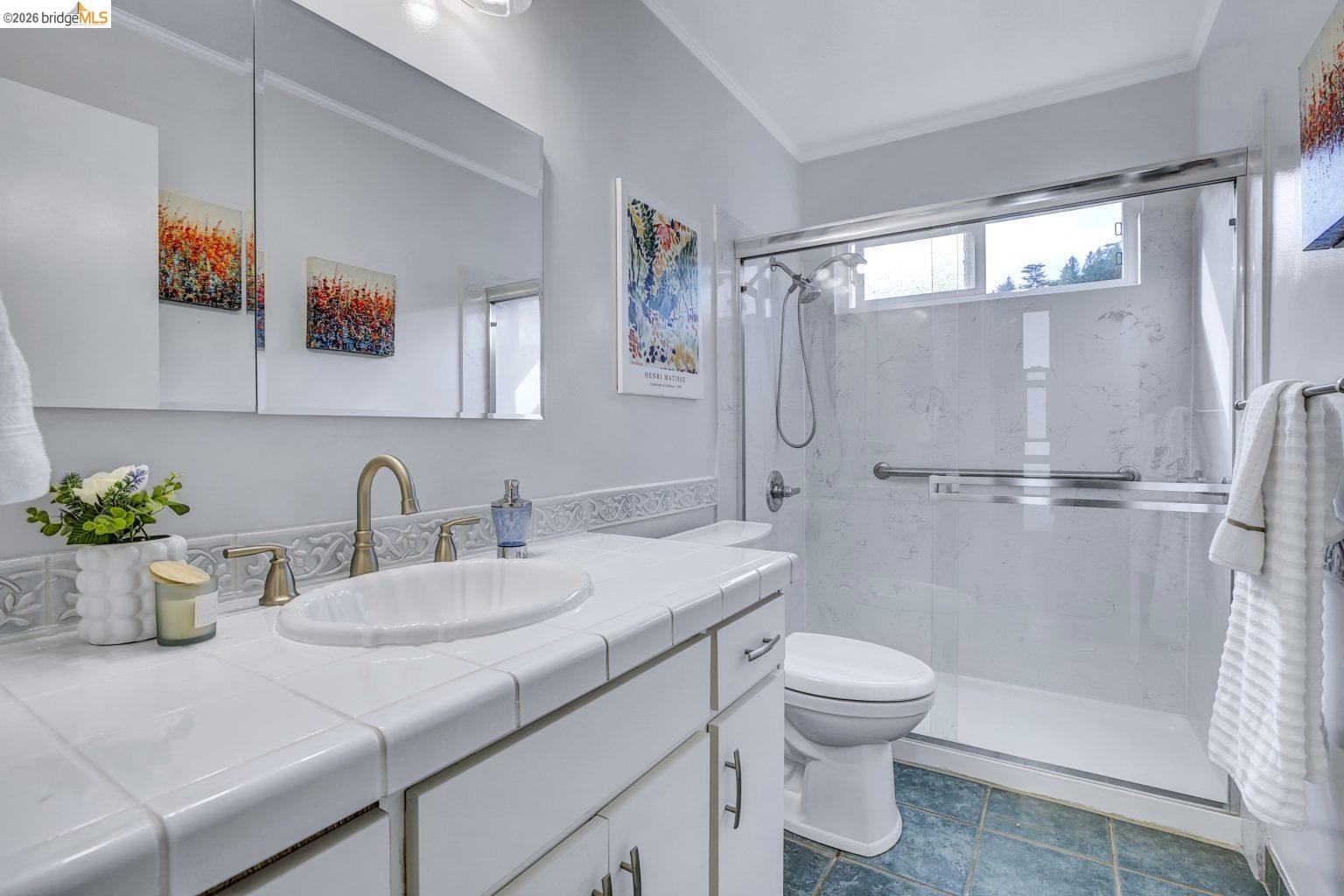 Detail Gallery Image 29 of 38 For 6635 Banning Dr, Oakland,  CA 94611 - 2 Beds | 1/1 Baths