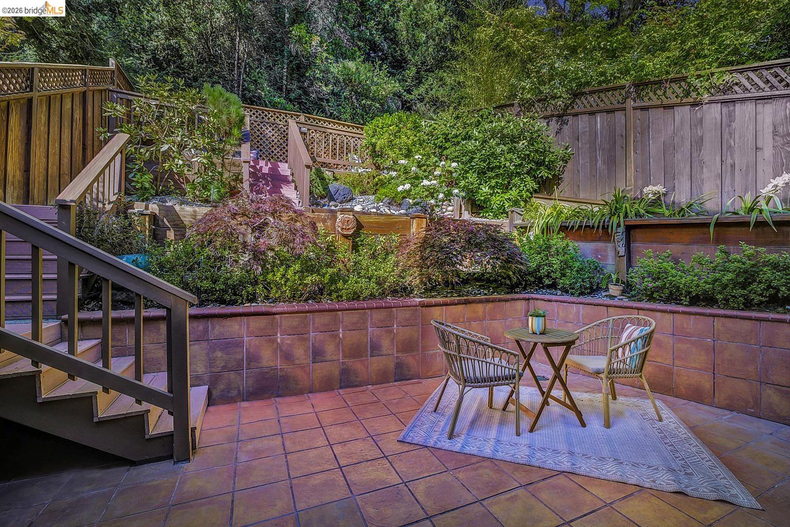 Detail Gallery Image 30 of 38 For 6635 Banning Dr, Oakland,  CA 94611 - 2 Beds | 1/1 Baths